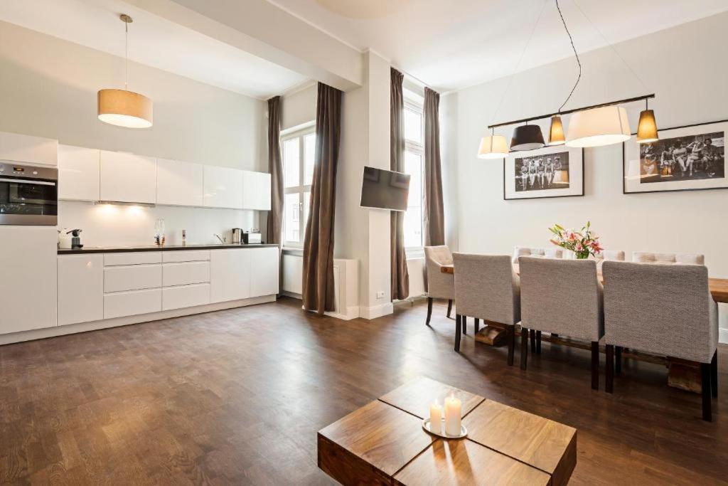 Deluxe Apartment
