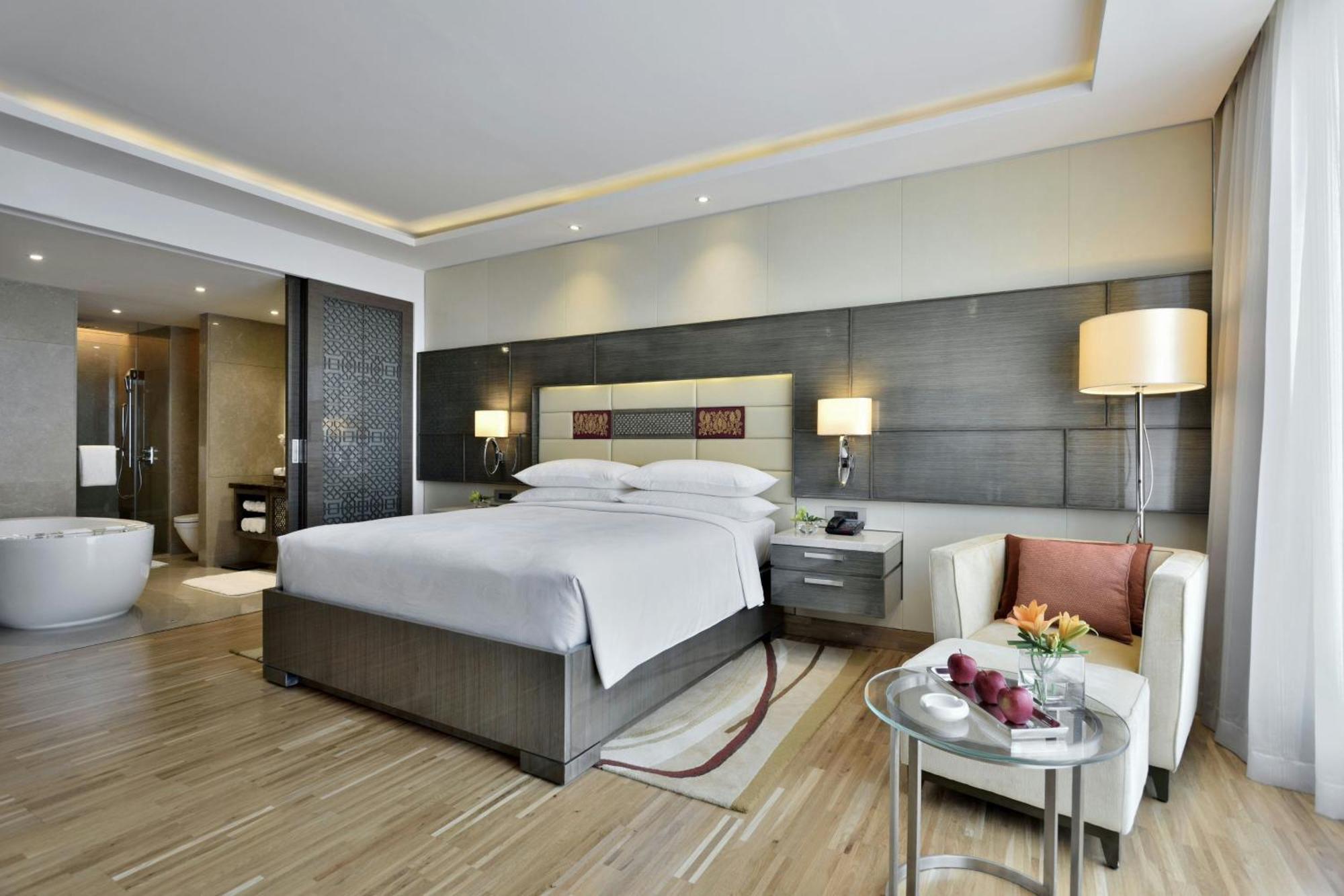 Guest room 1 King City view