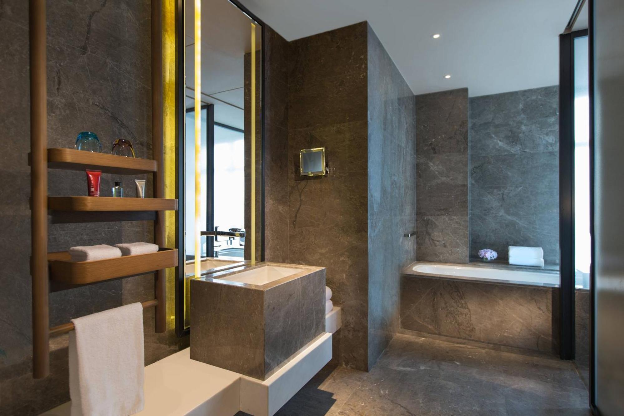 Deluxe Double Room City View