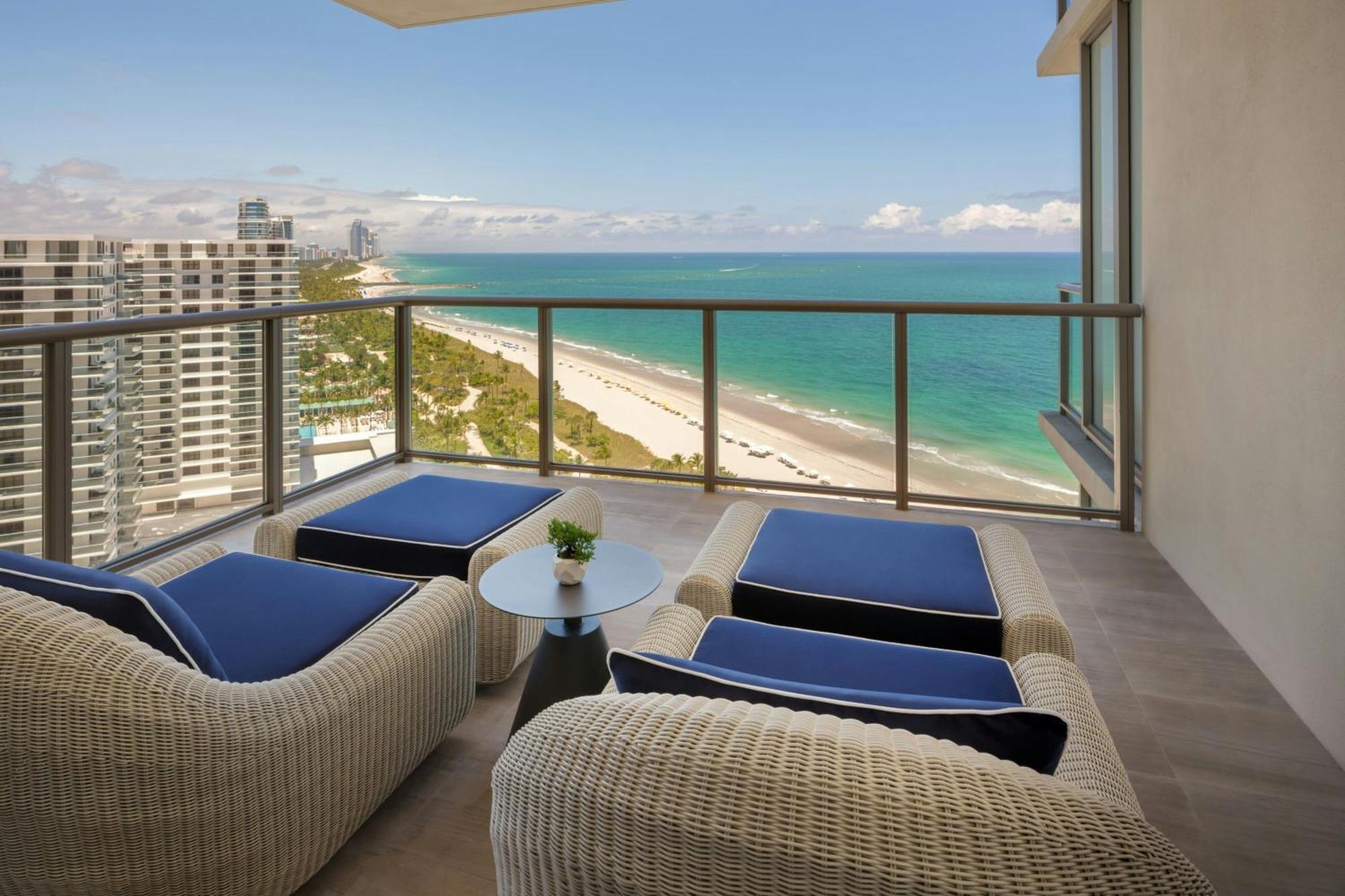Astor Luxe Guest Room 1 King Oceanfront