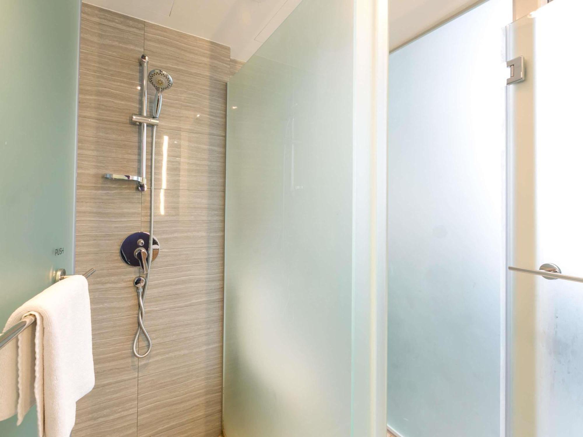 Signature Queen Room