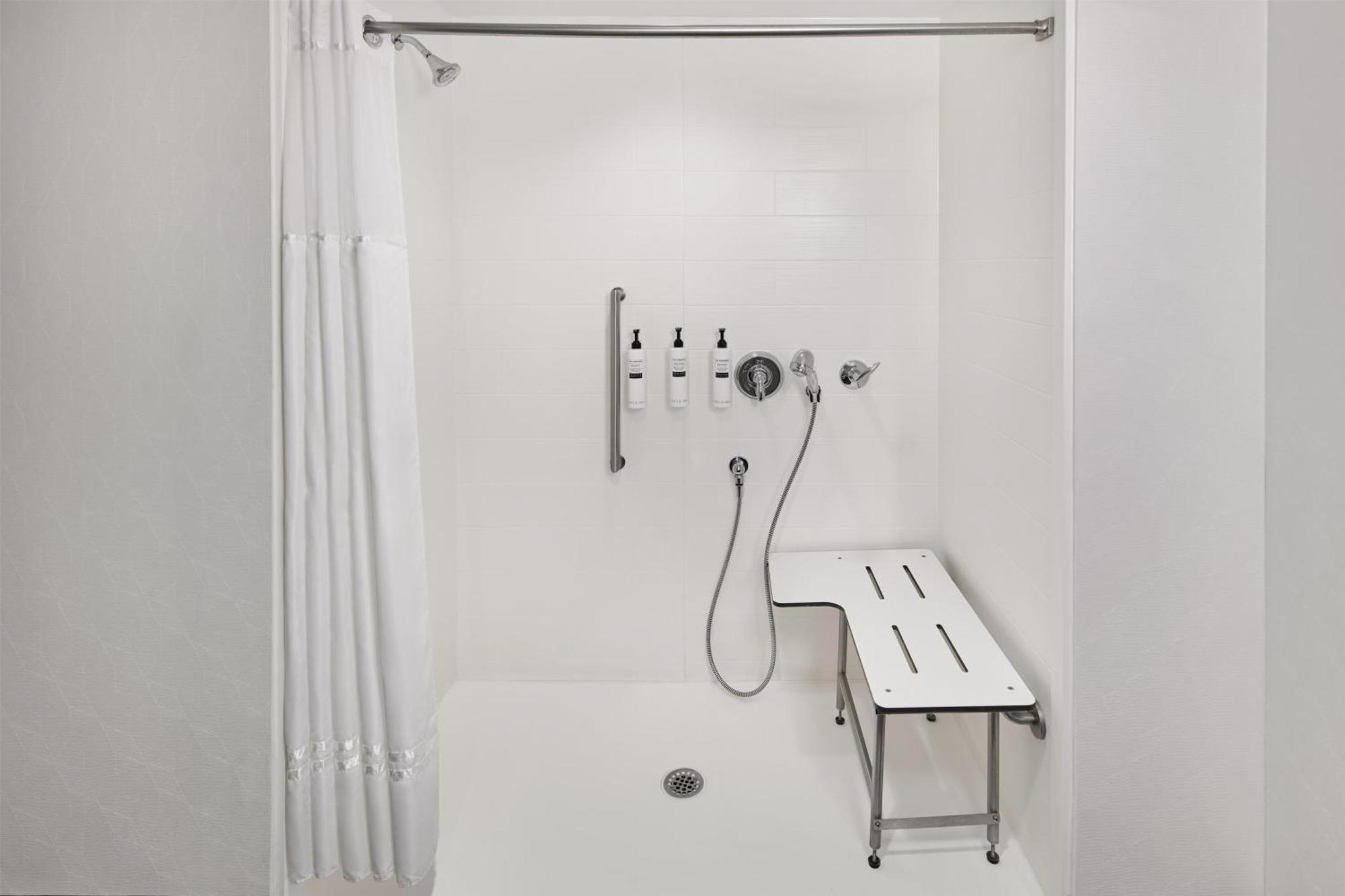 Queen Room Two Queen Beds Roll Shower Mobility Access