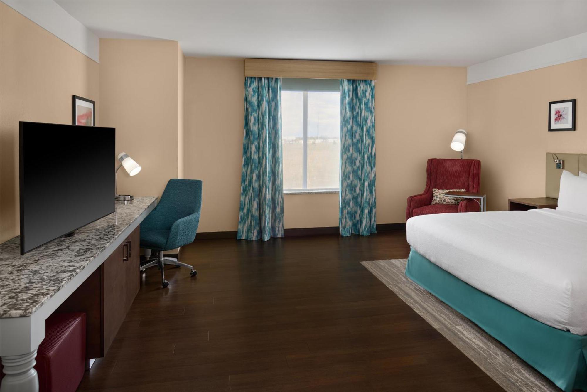 King Room Accessible Tub Mobility Access