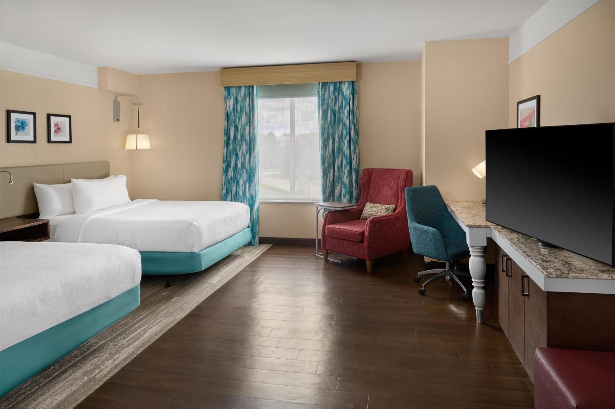 Queen Room Two Queen Beds Roll Shower Mobility Access