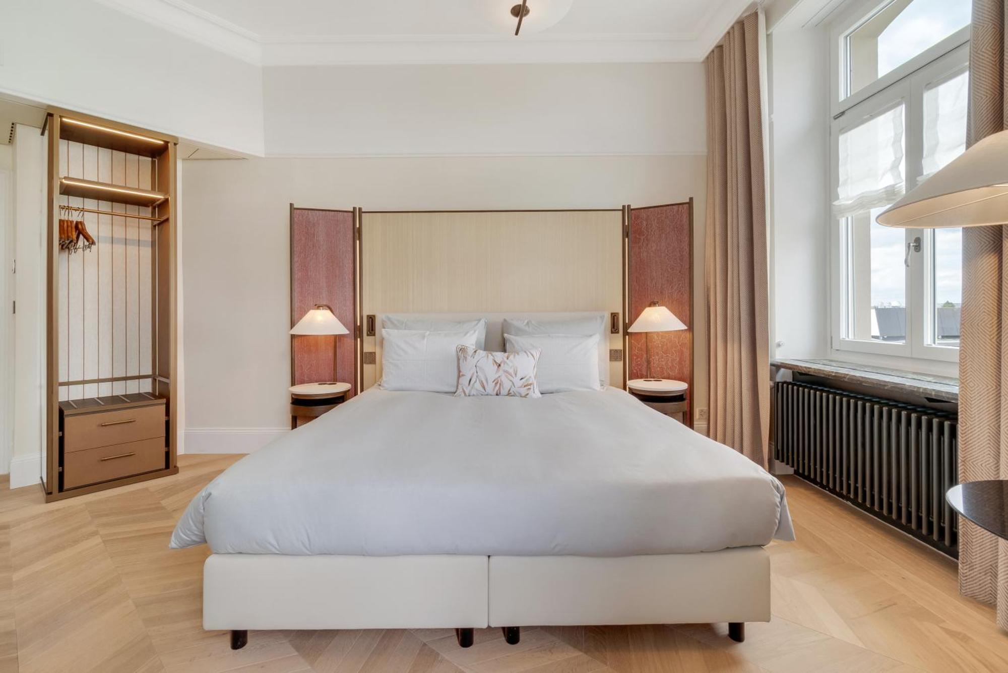 Ambassador Superior Plus