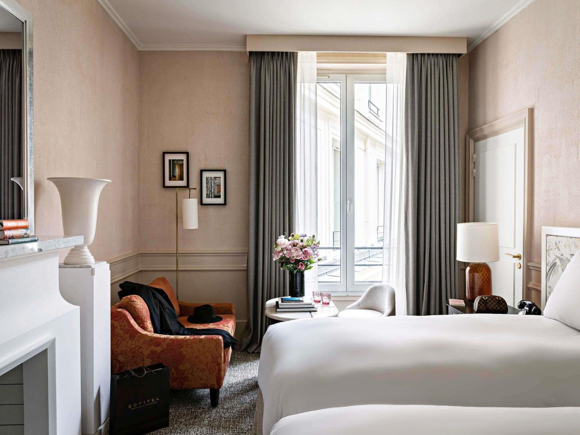 Luxury Single Room Two Single Beds Courtyard or Rue Scribe View