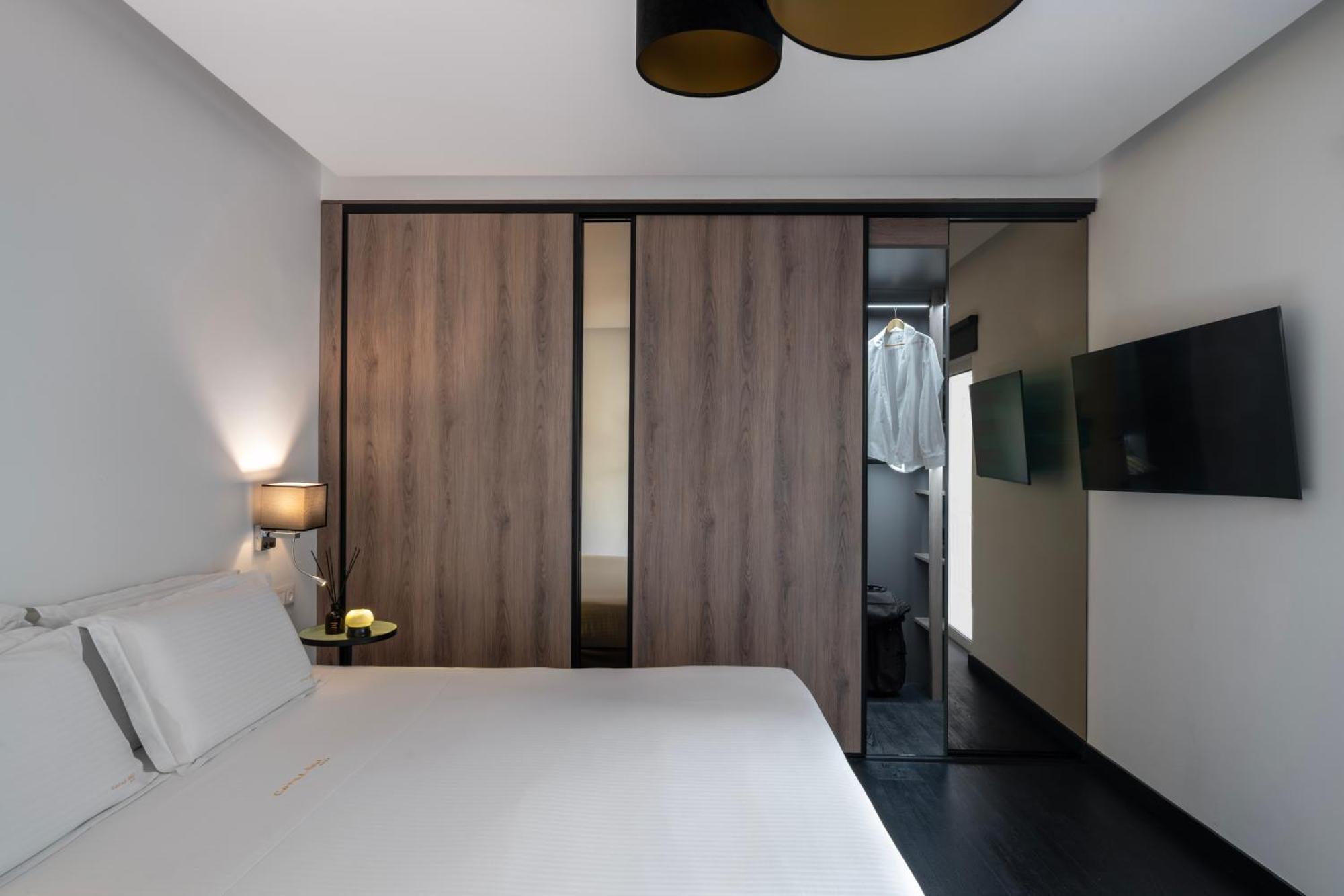 Two-Bedroom Apartment Balcony Sea View