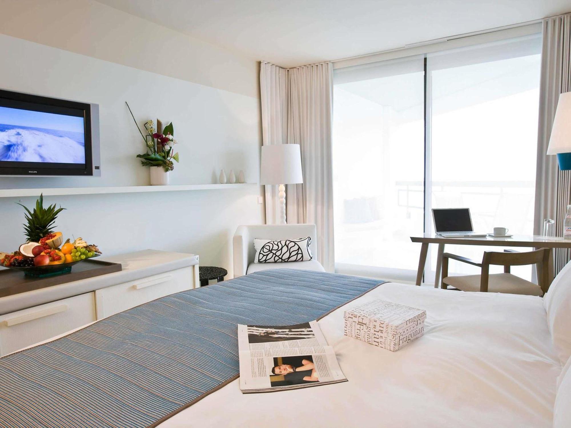 Classic Room Terrace Partial sea view