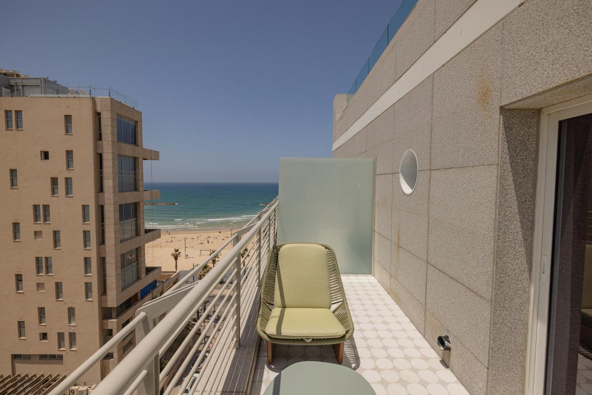 Deluxe Double Room Side Sea View