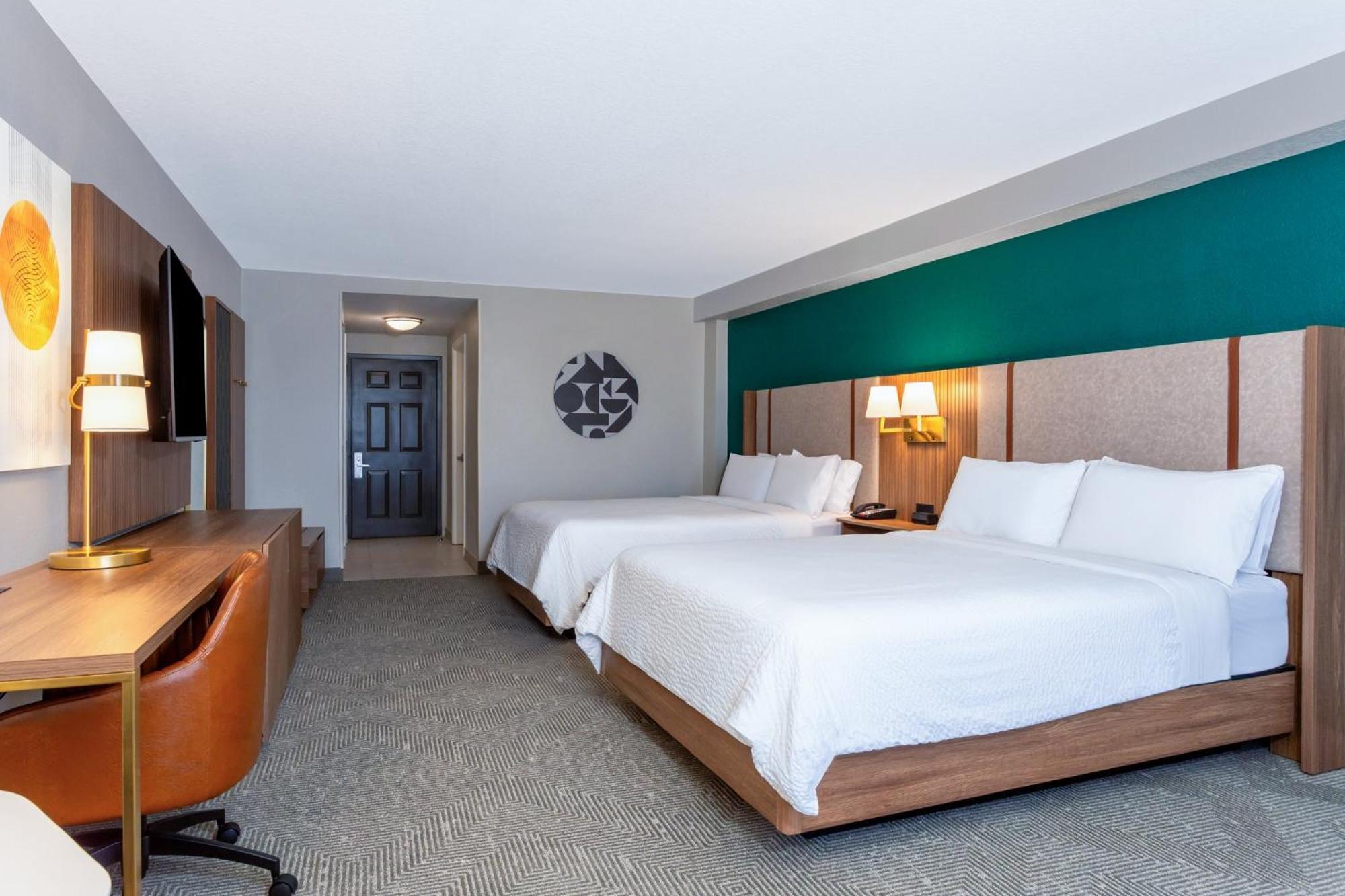 2 Queen Standard Room City View