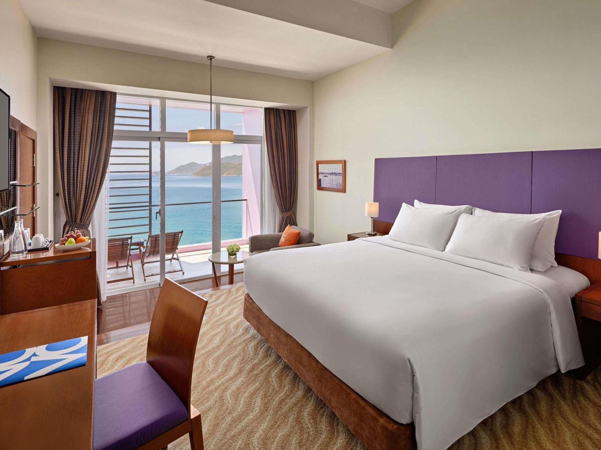 Superior King Room Ocean View