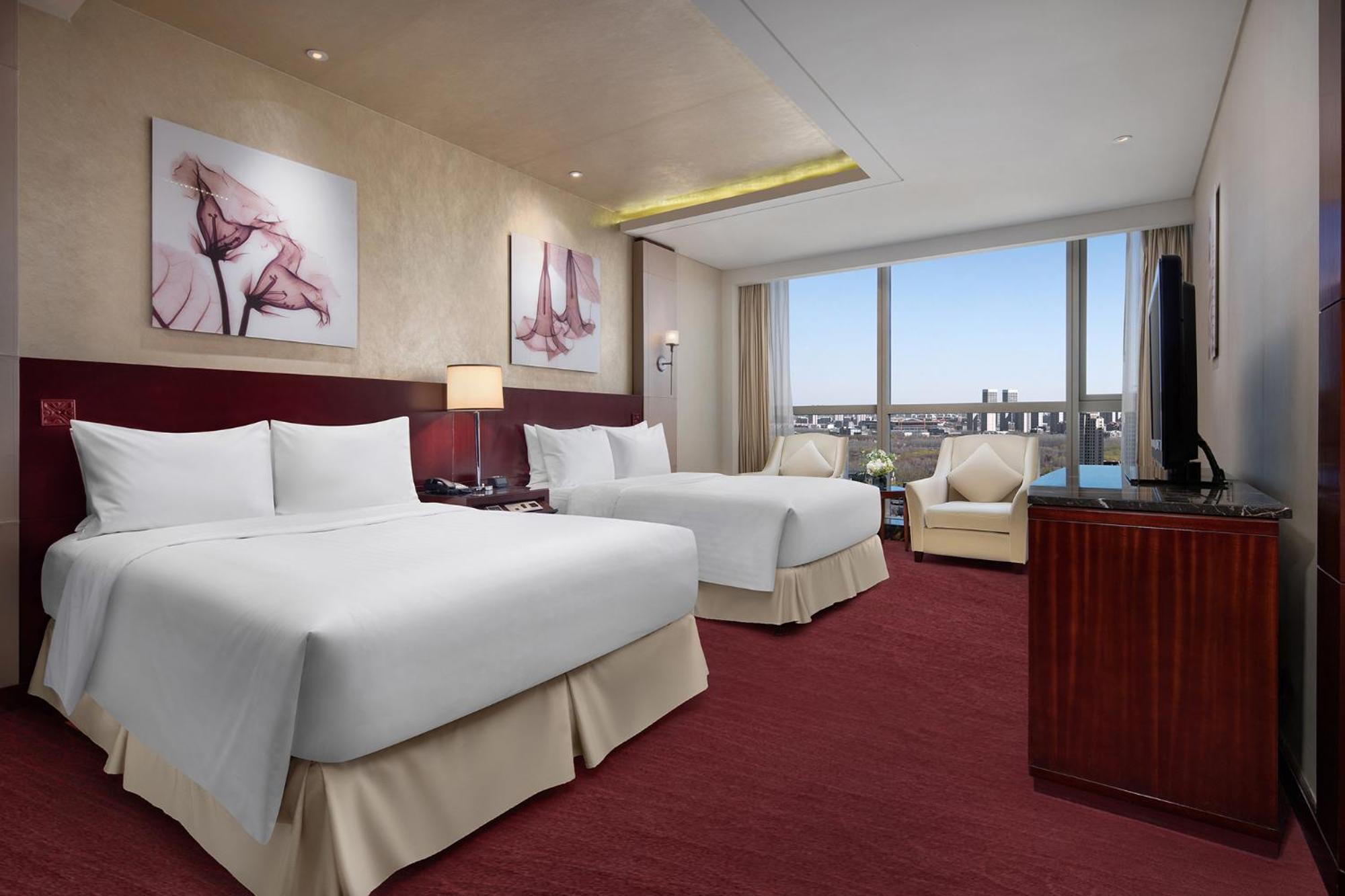 Deluxe Room Guest room 2 Double City view