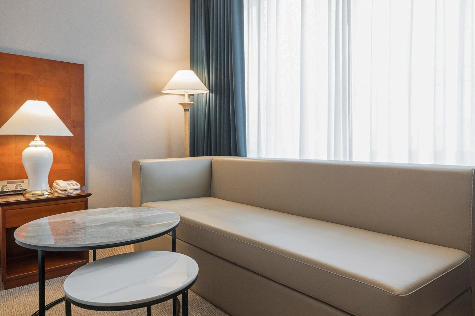Deluxe Queen Room