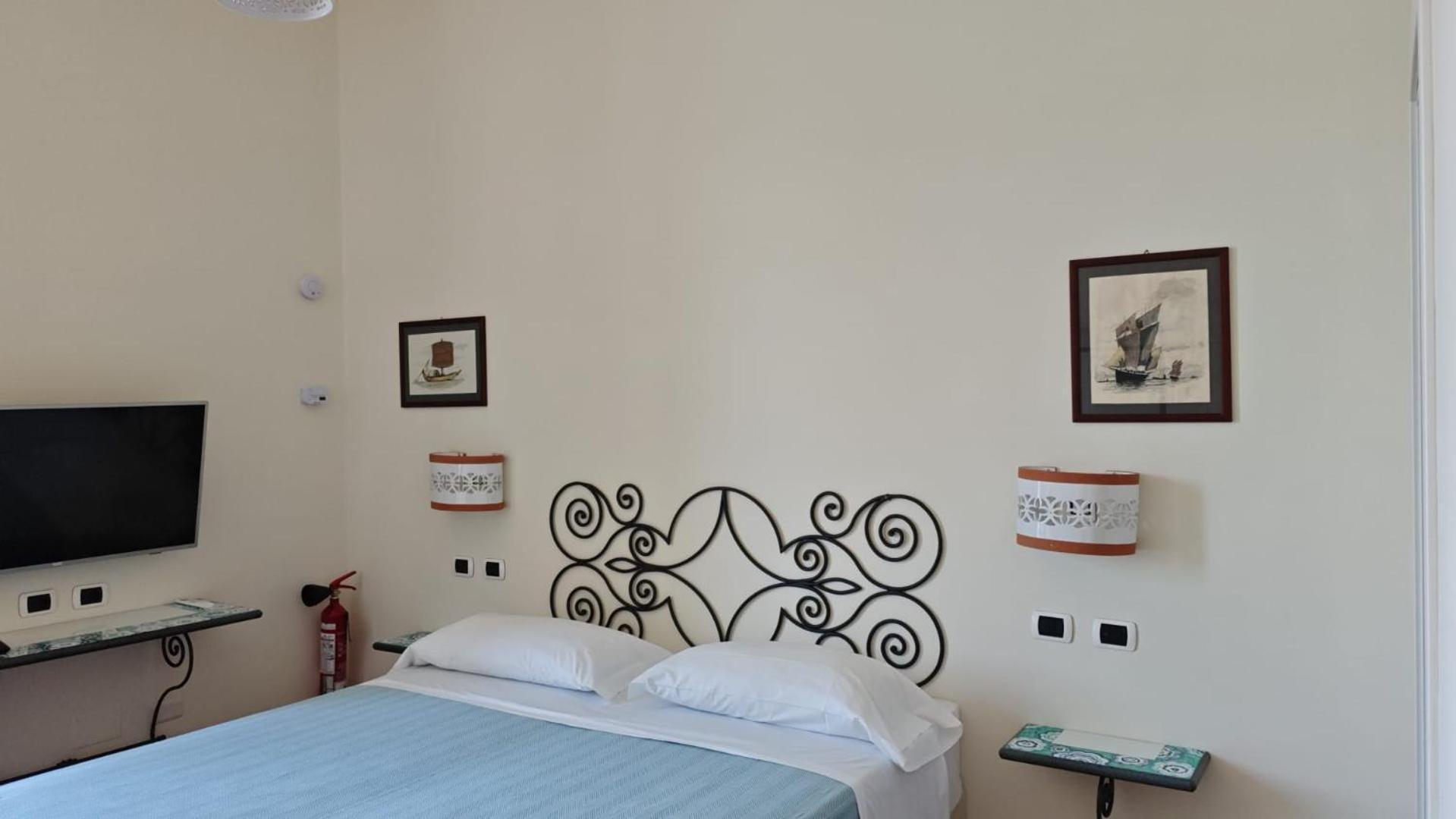 Double or Twin Room Sea View