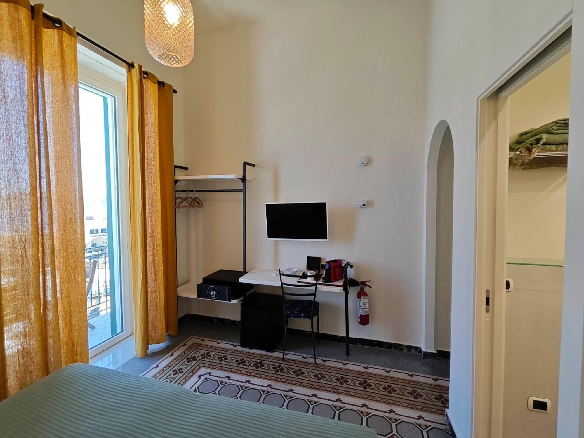 Double or Twin Room Sea View