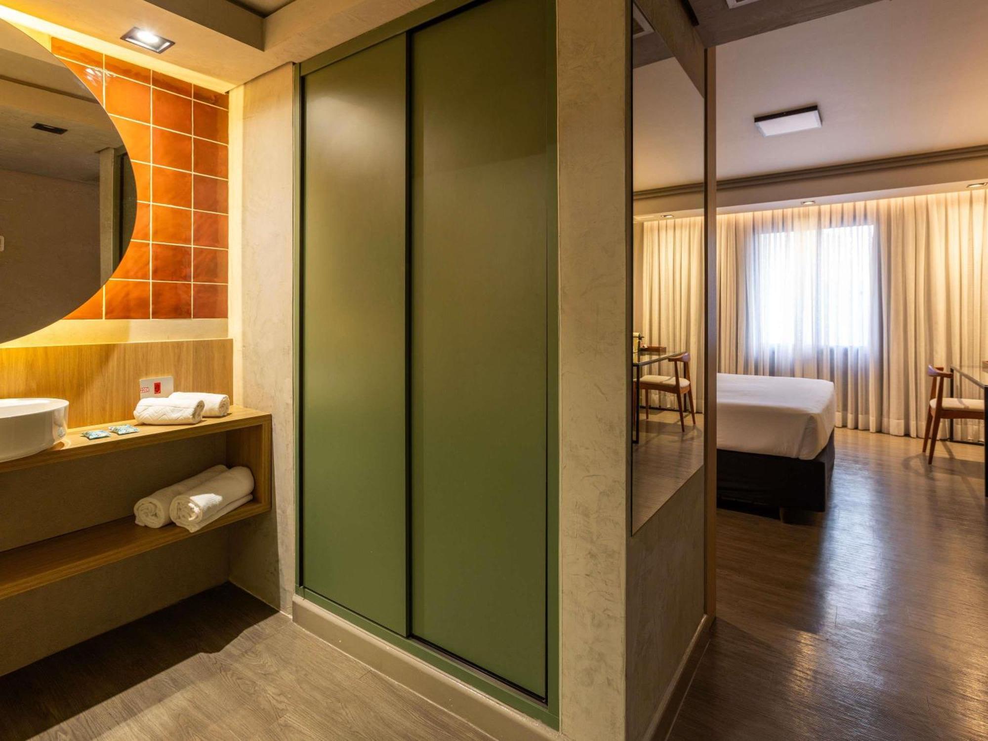 Premium Luxury Queen Room