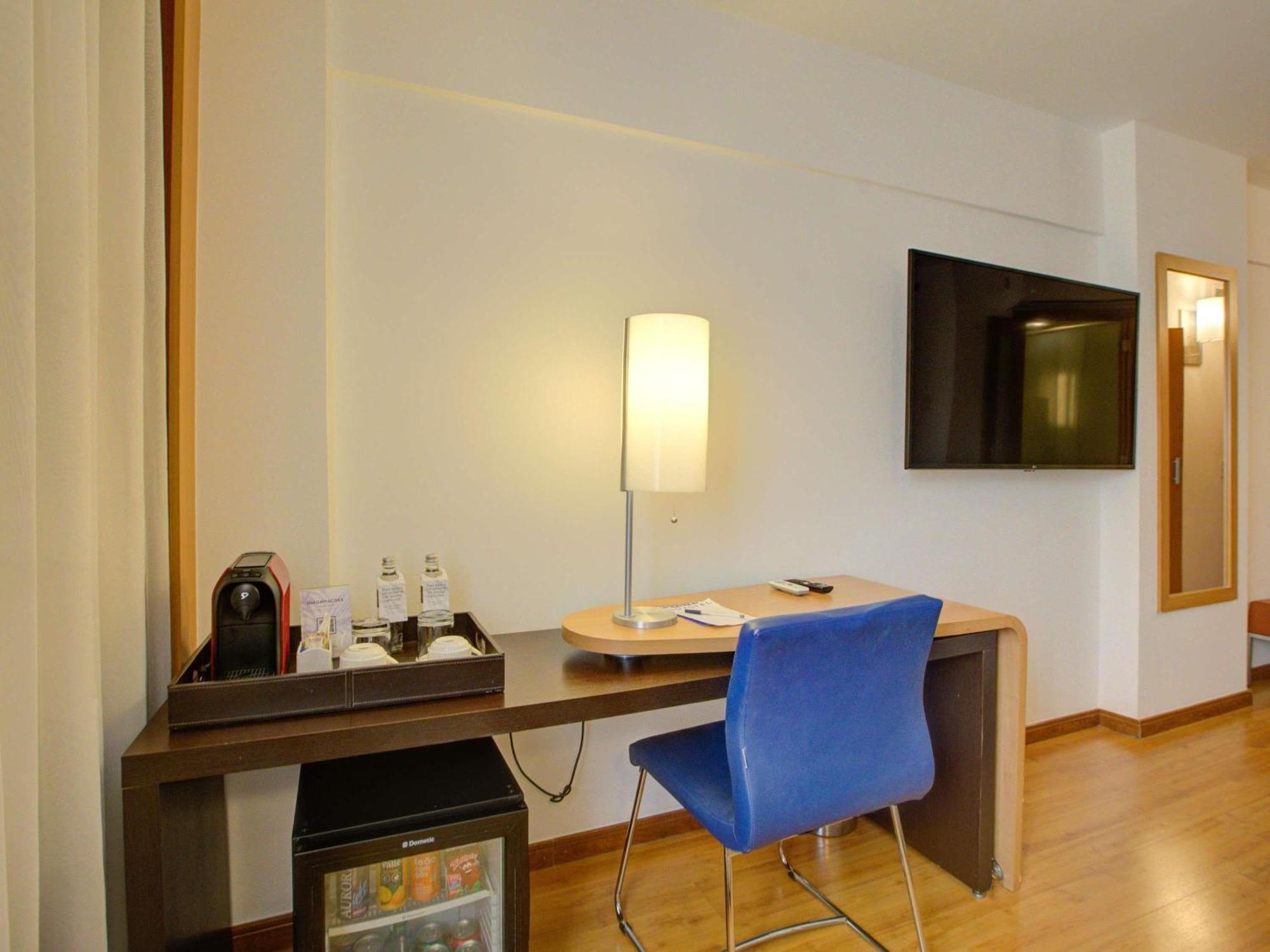 Superior Double Room Sofa