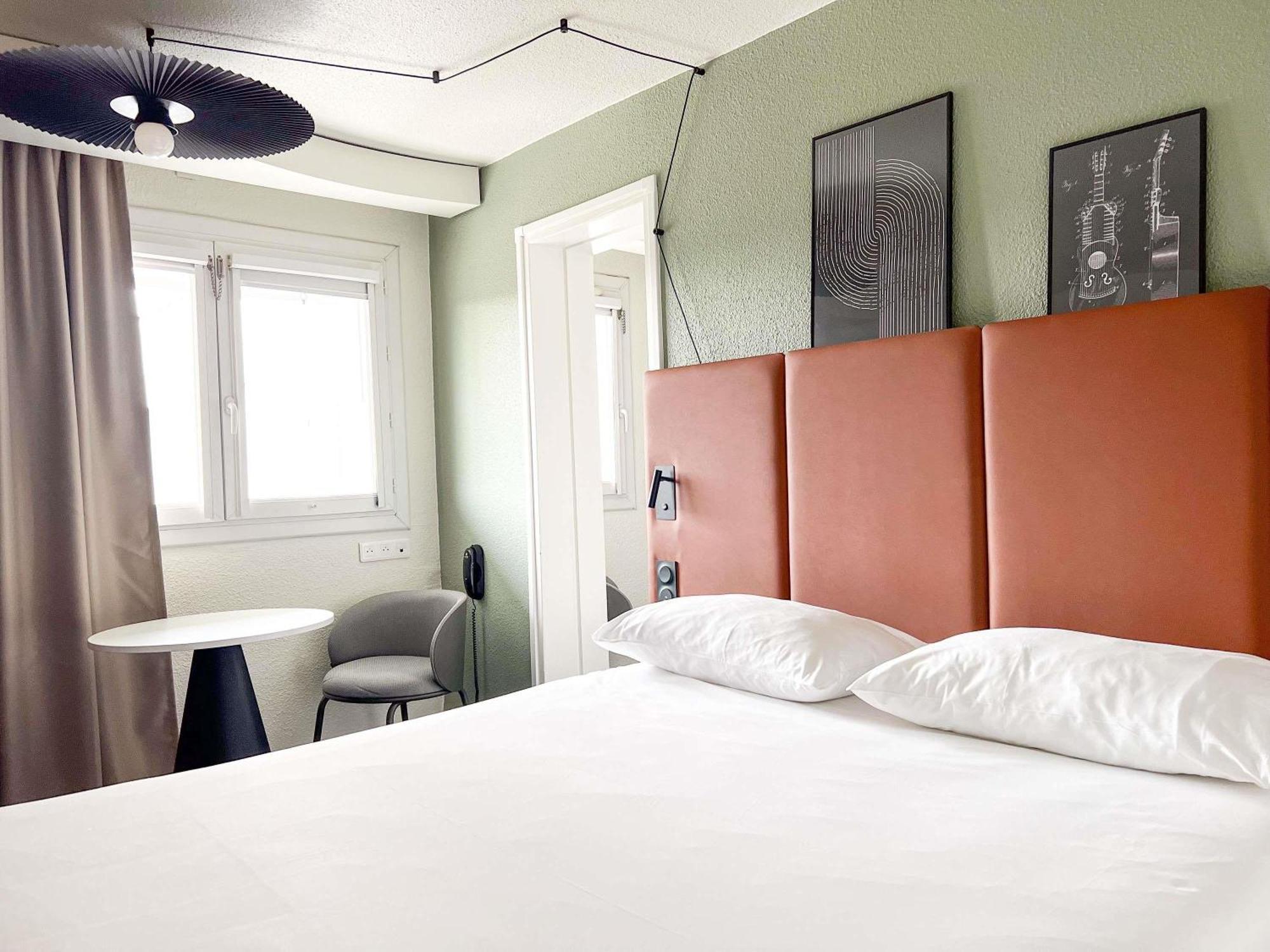 Standard Room Double Bed Twin Beds