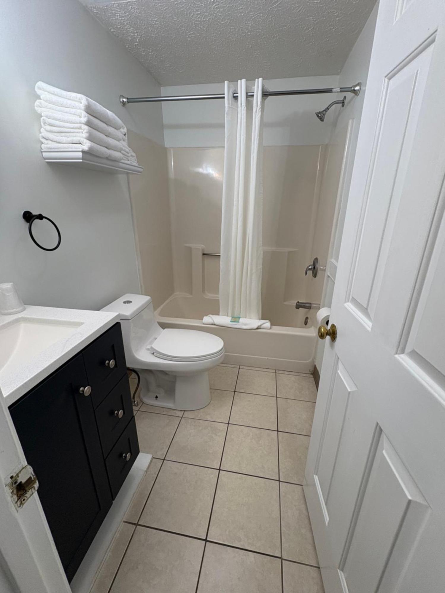 Deluxe Room Balcony Full Kitchen