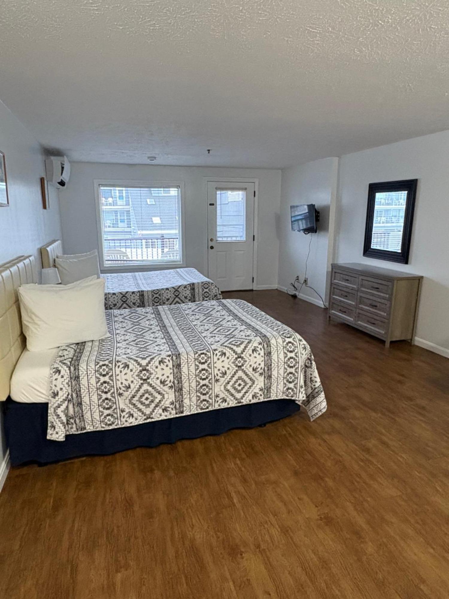 Deluxe Room Balcony Full Kitchen