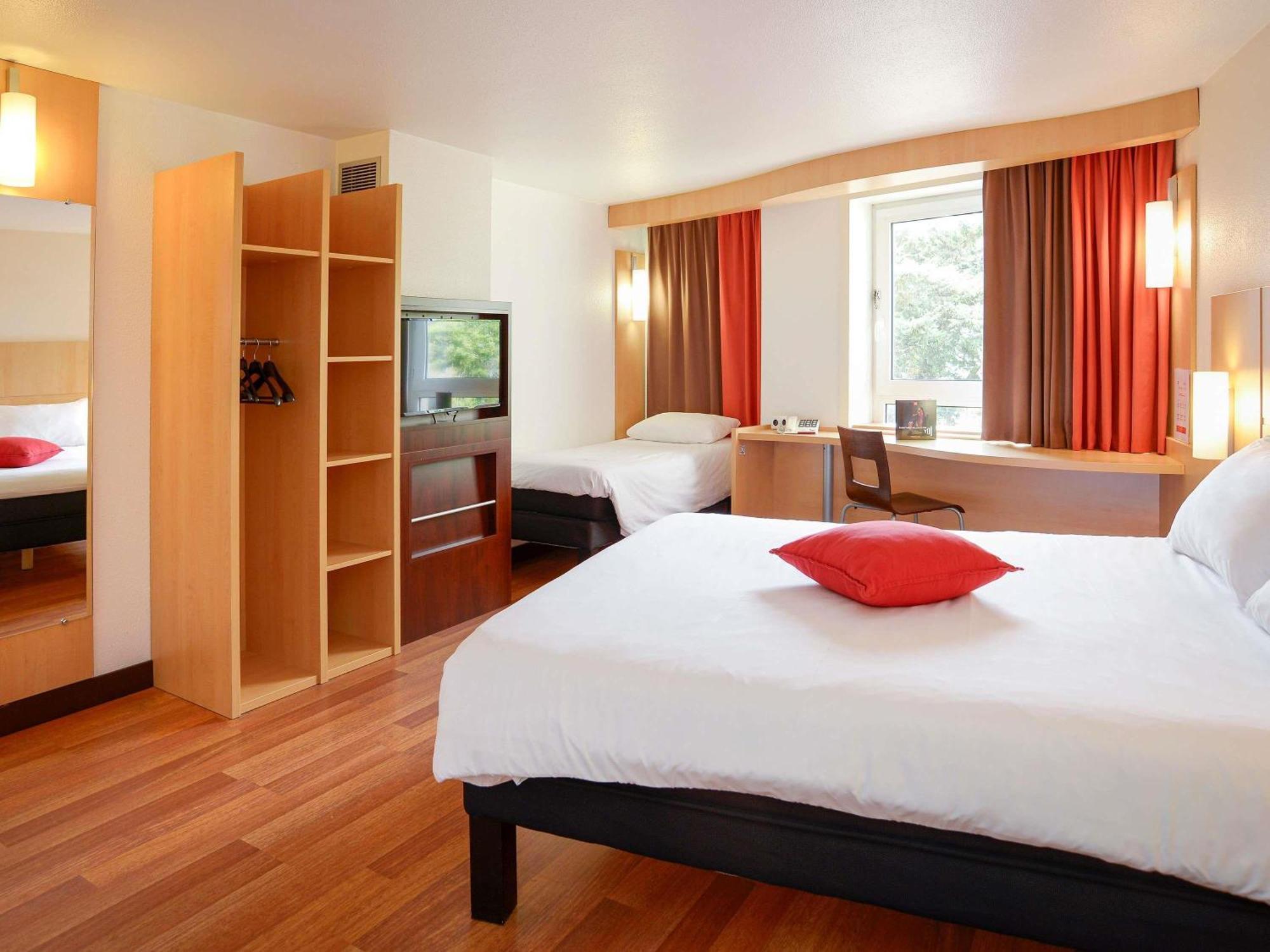 Standard Room One Double Bed One Single Bed Mobility Access