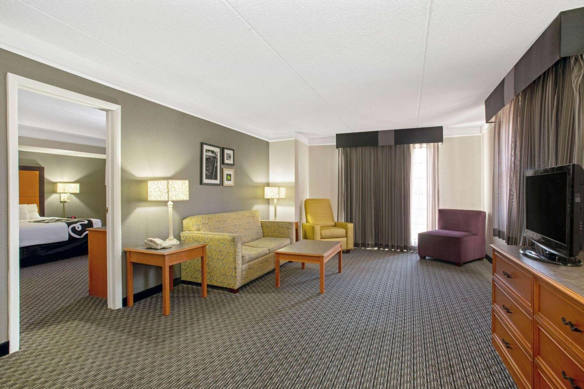 King Suite Non-Smoking