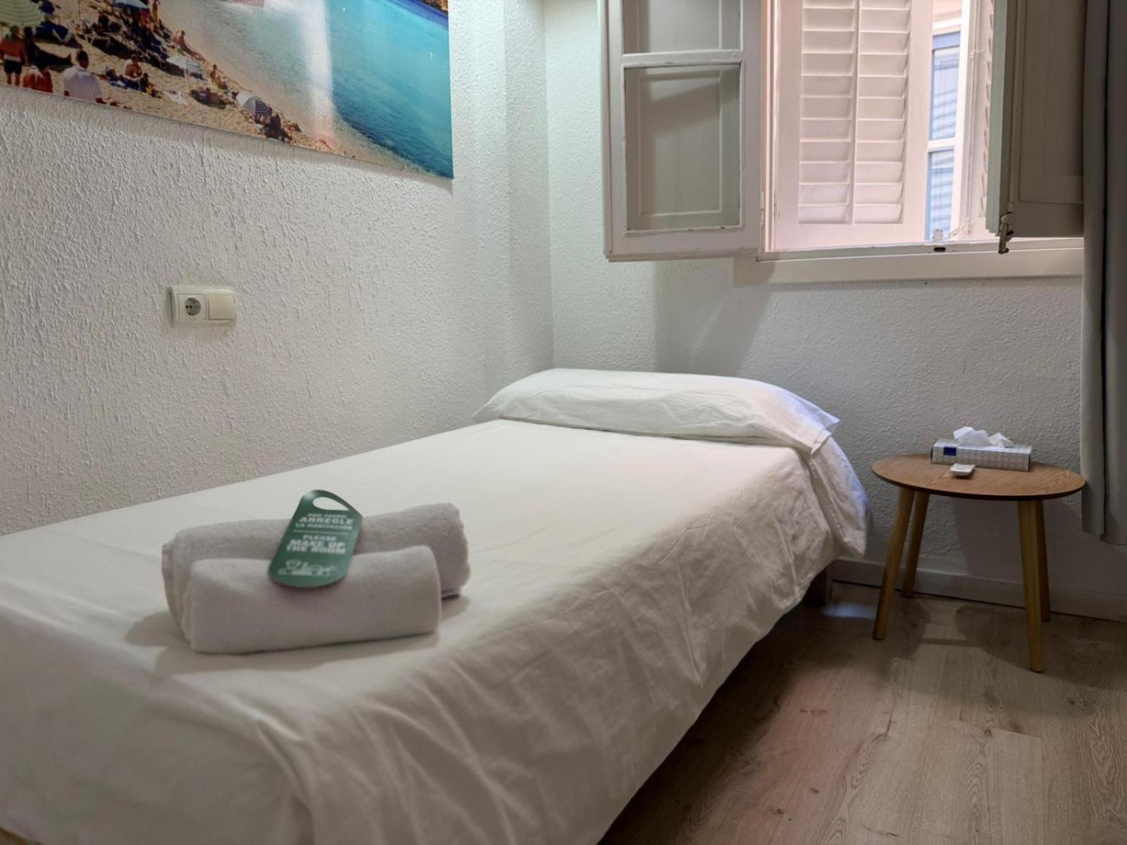 Quarto Individual com Chuveiro