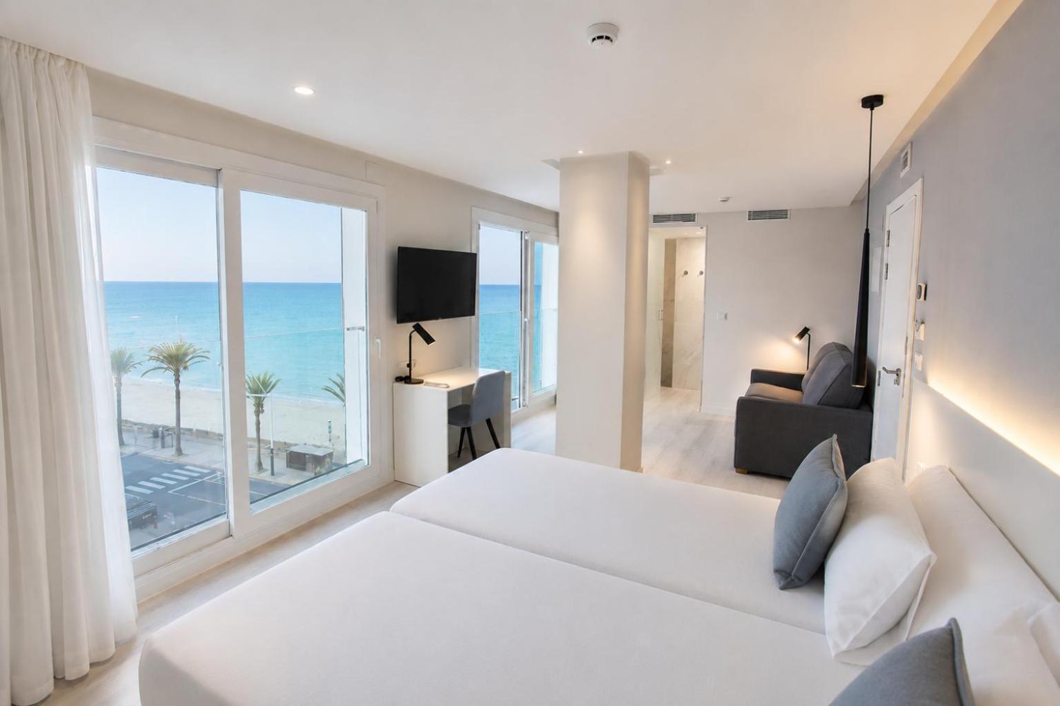 Deluxe Family Room