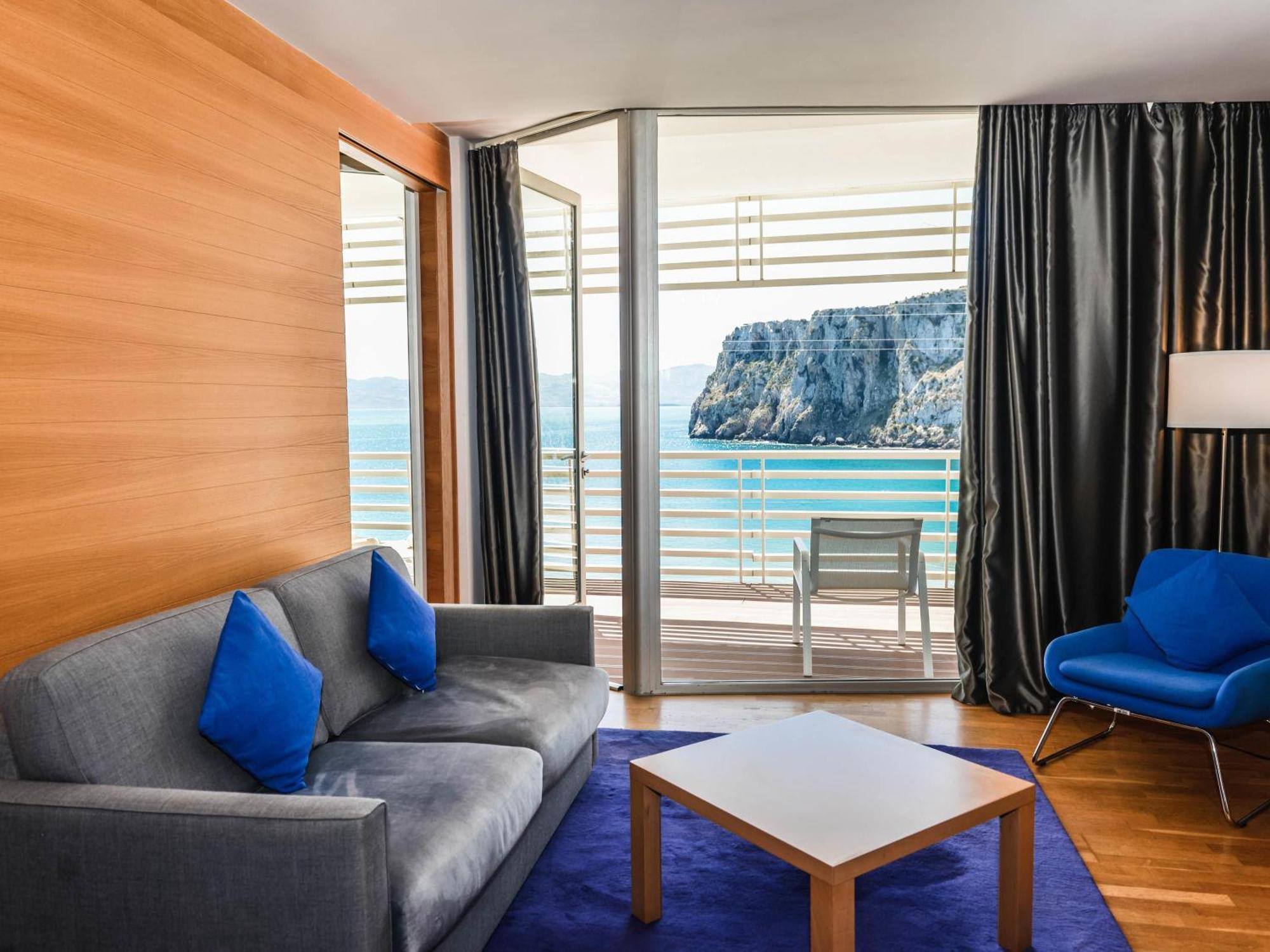 Superior King Room Ocean View