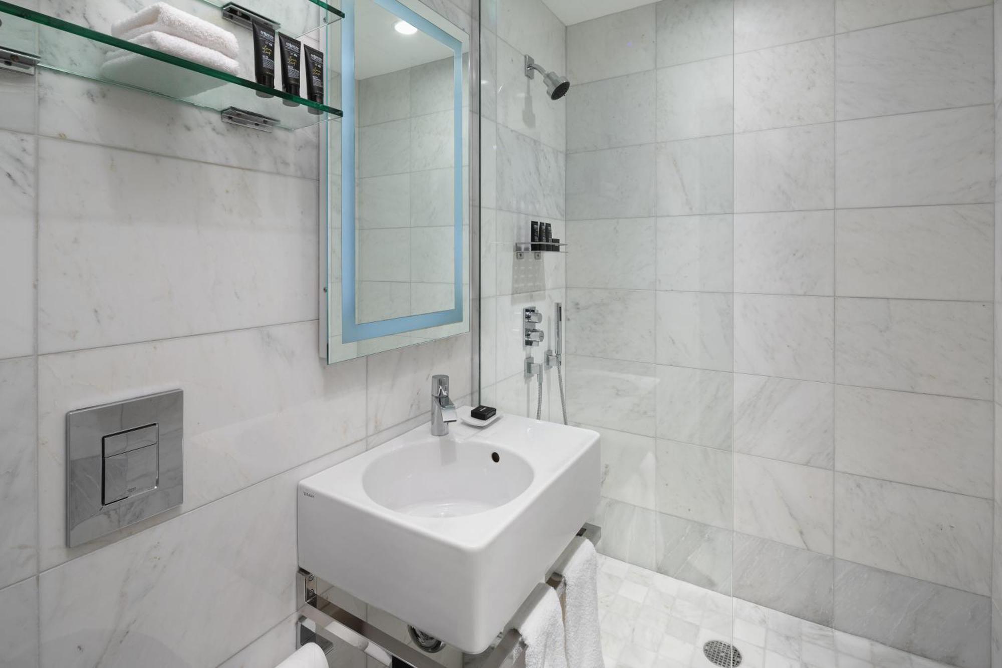 Double Room Bronze