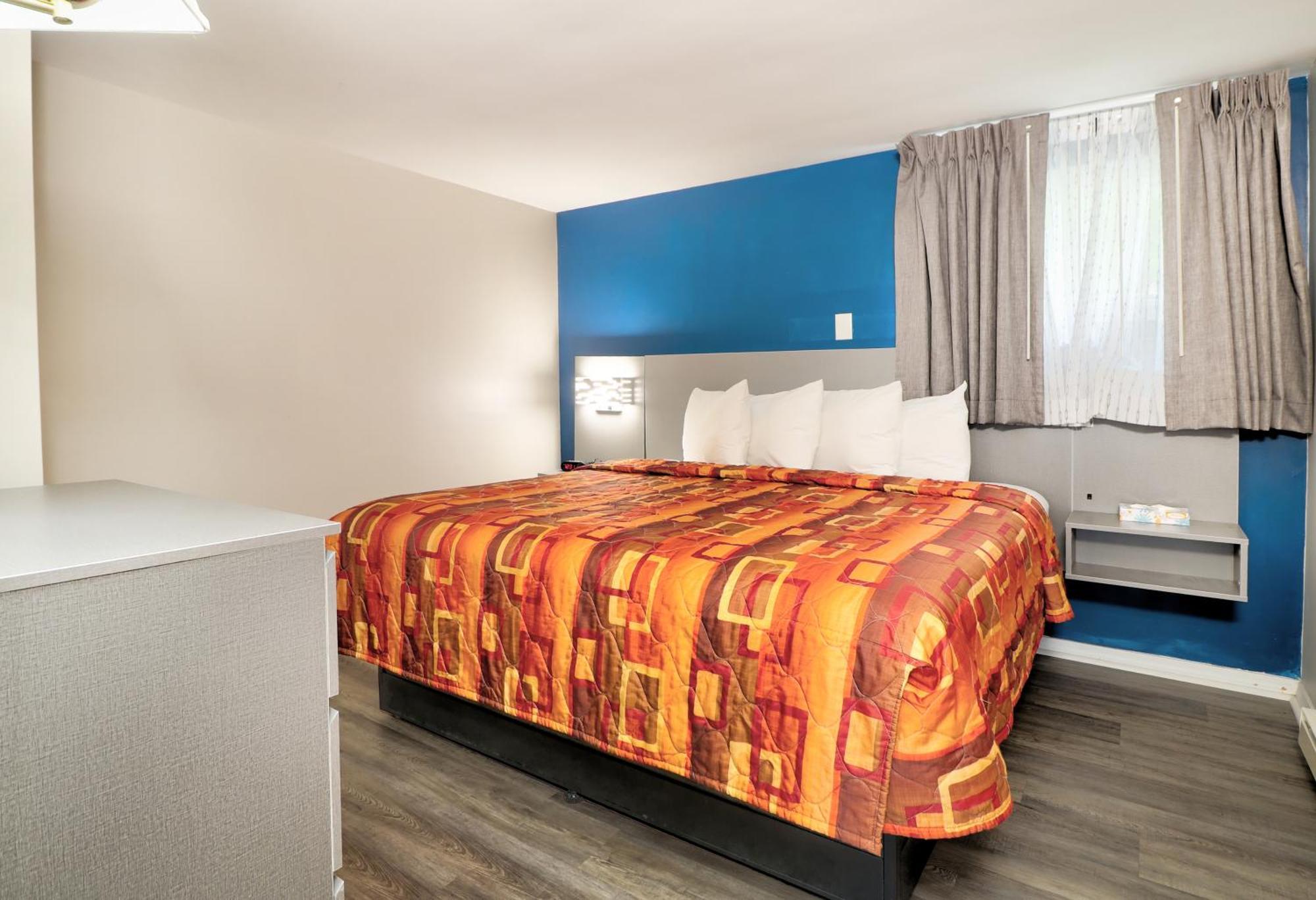 Two-Bedroom Suite Two Queen Beds
