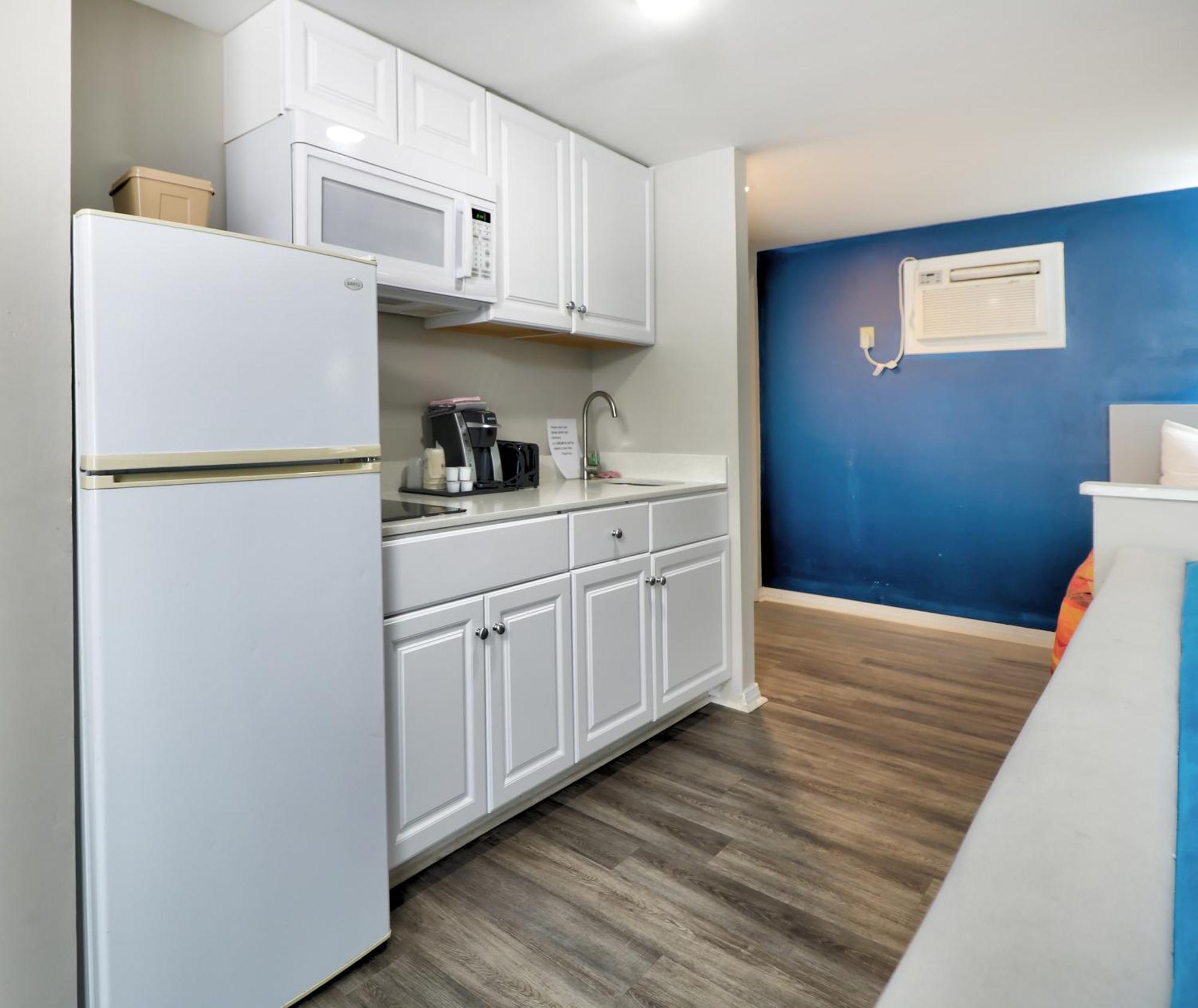 Two Queen Beds Efficiency