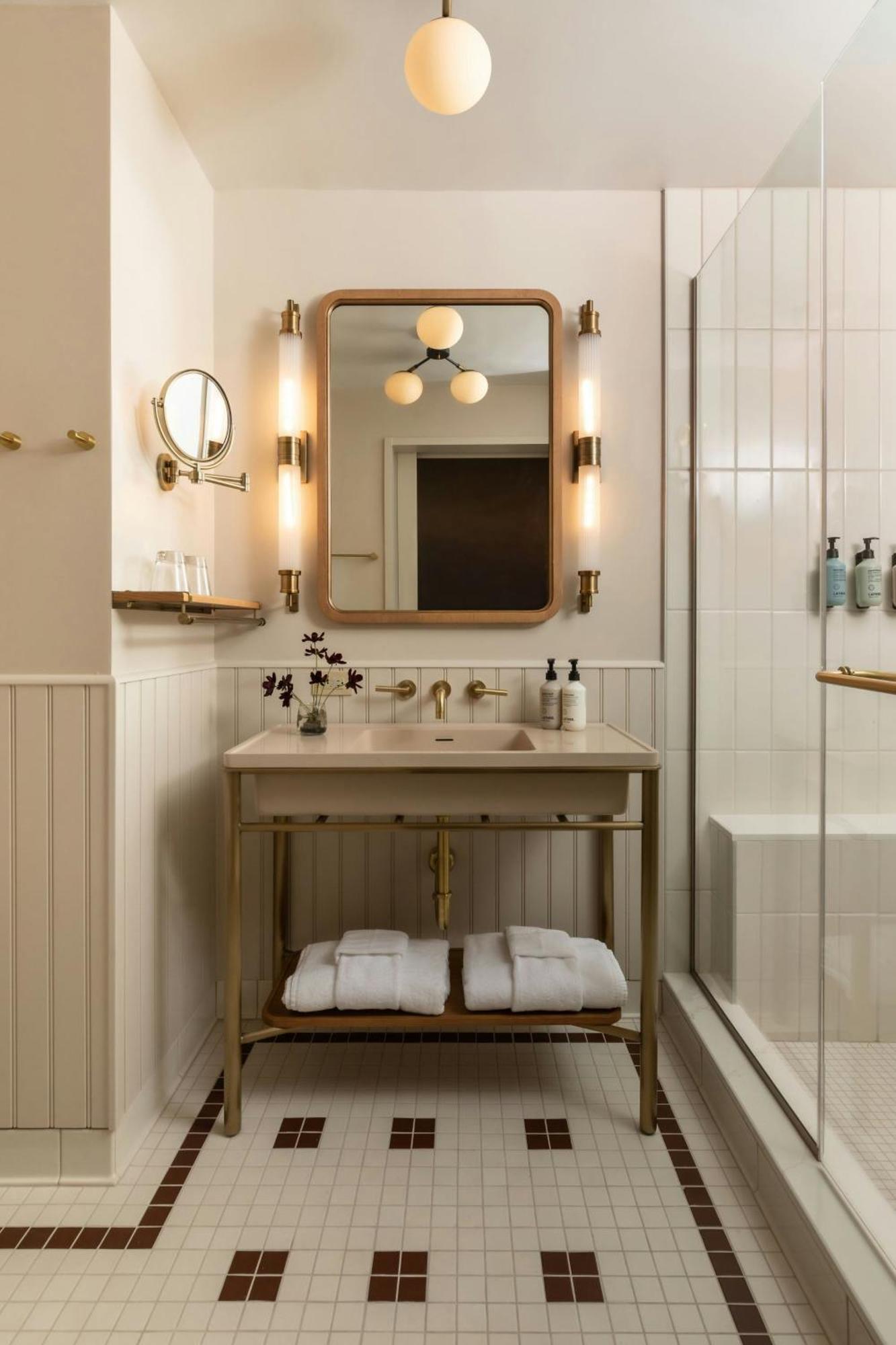 Premium Queen Room