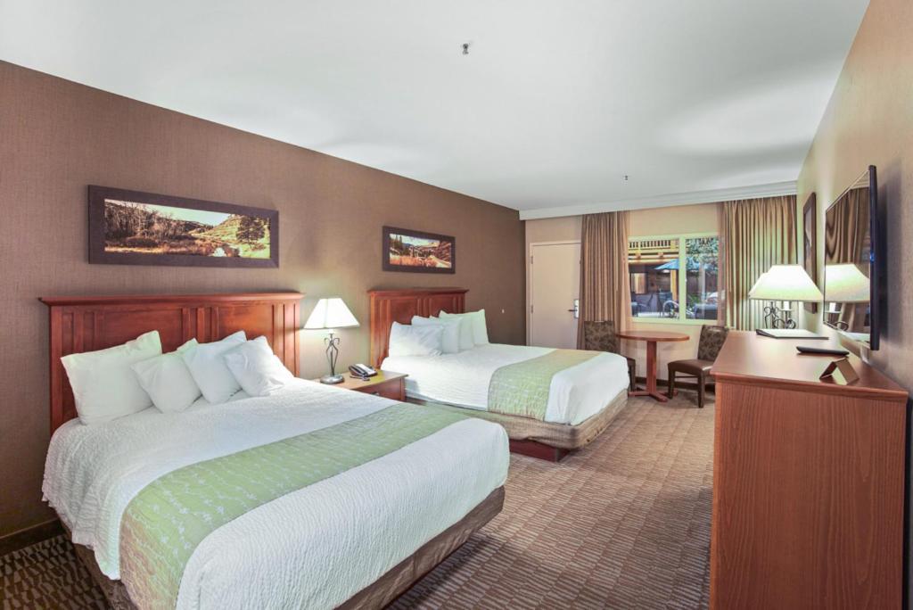 Deluxe Queen Room Two Queen Beds