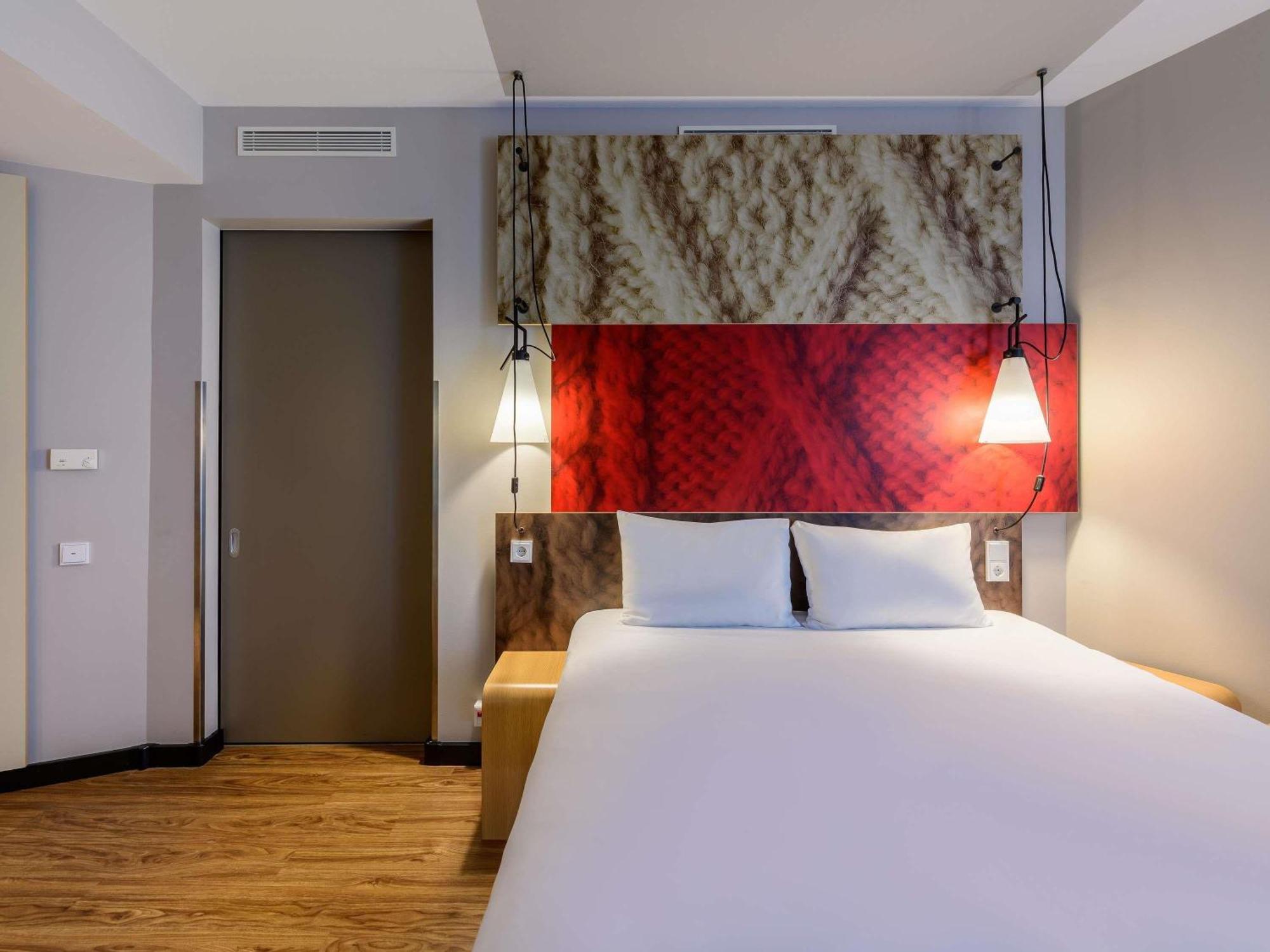 Standard Double Room Mobility Accessible