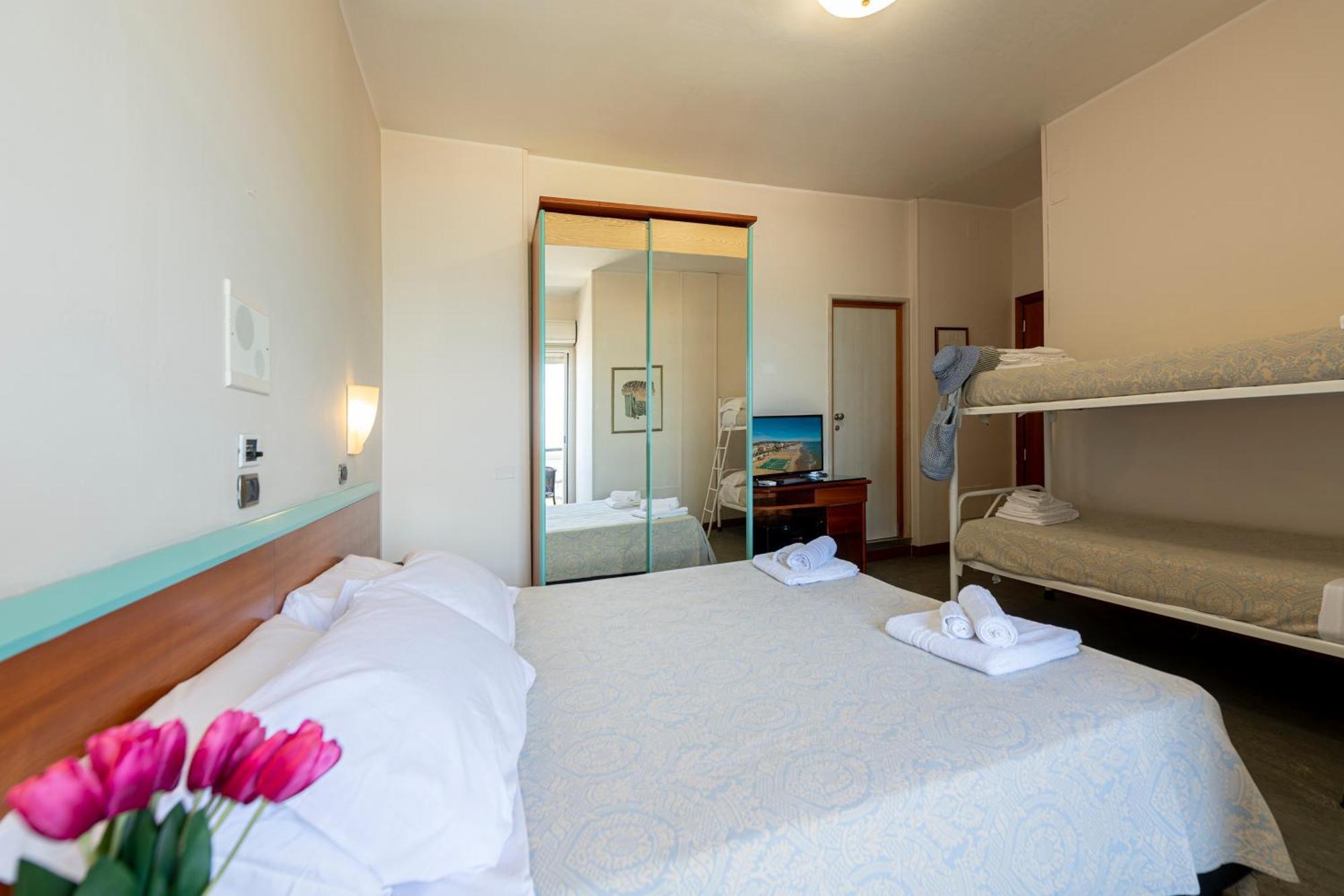 Quadruple Room Sea View