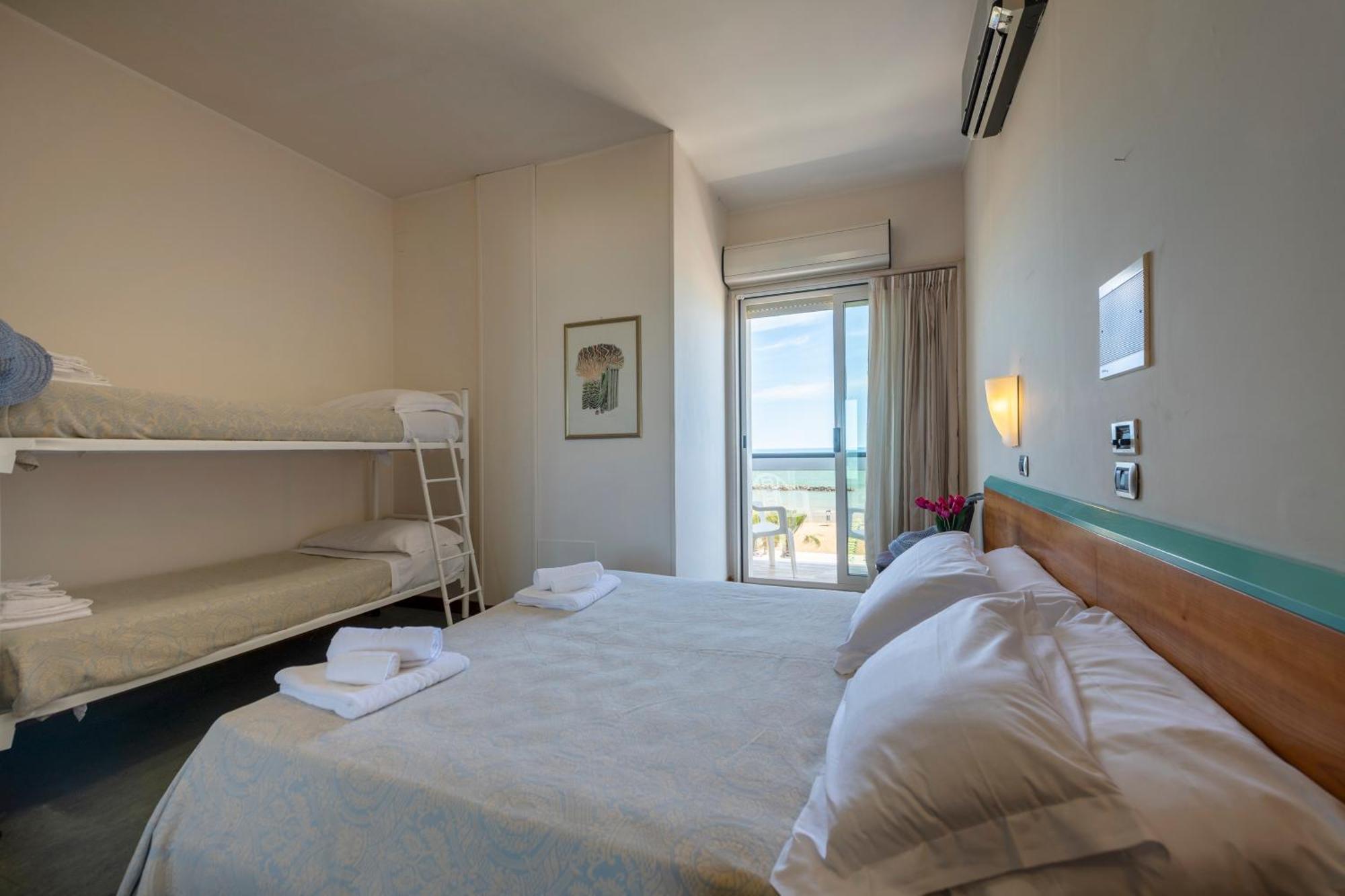Quadruple Room Sea View