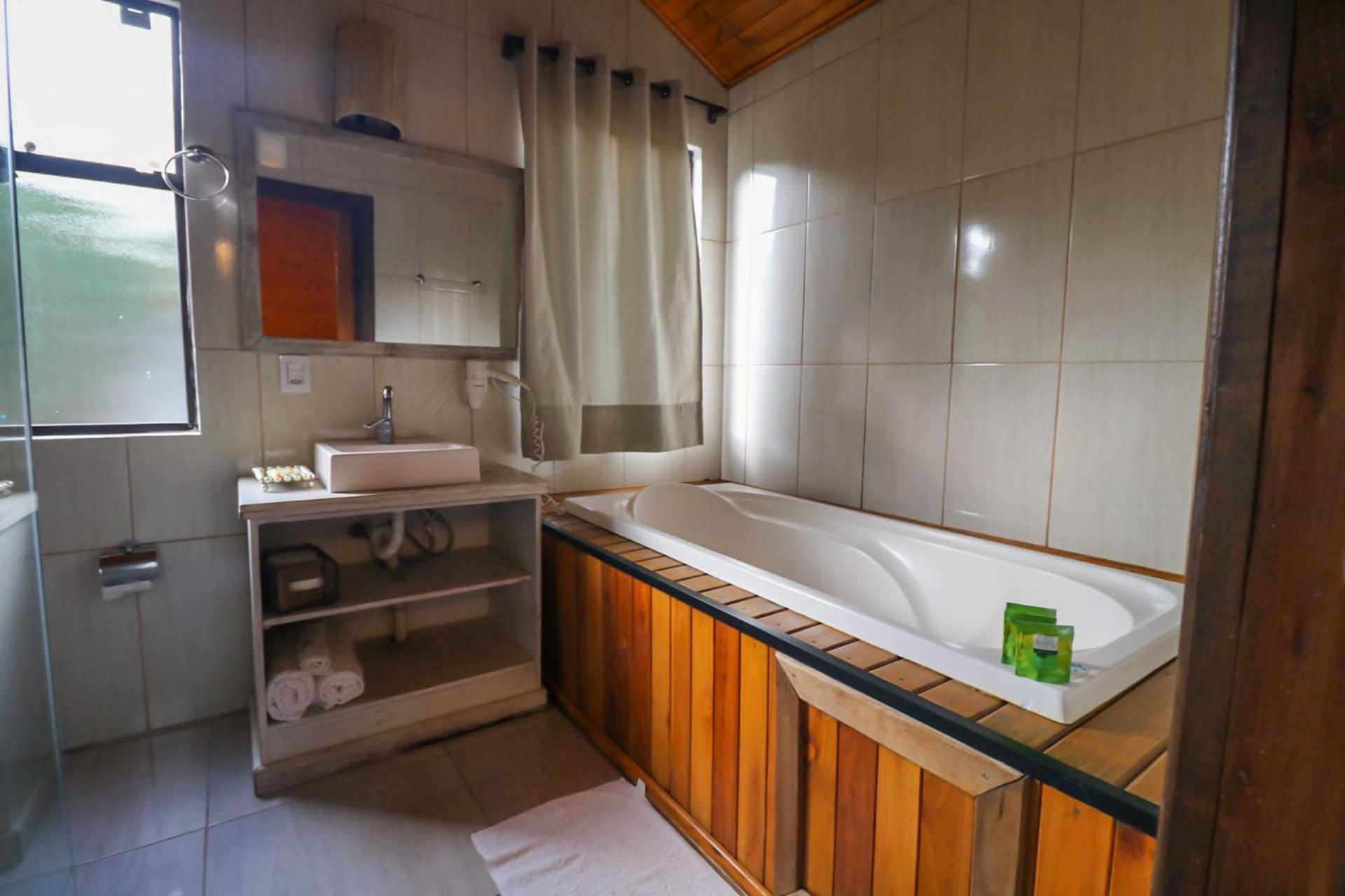 Triple Room Bath