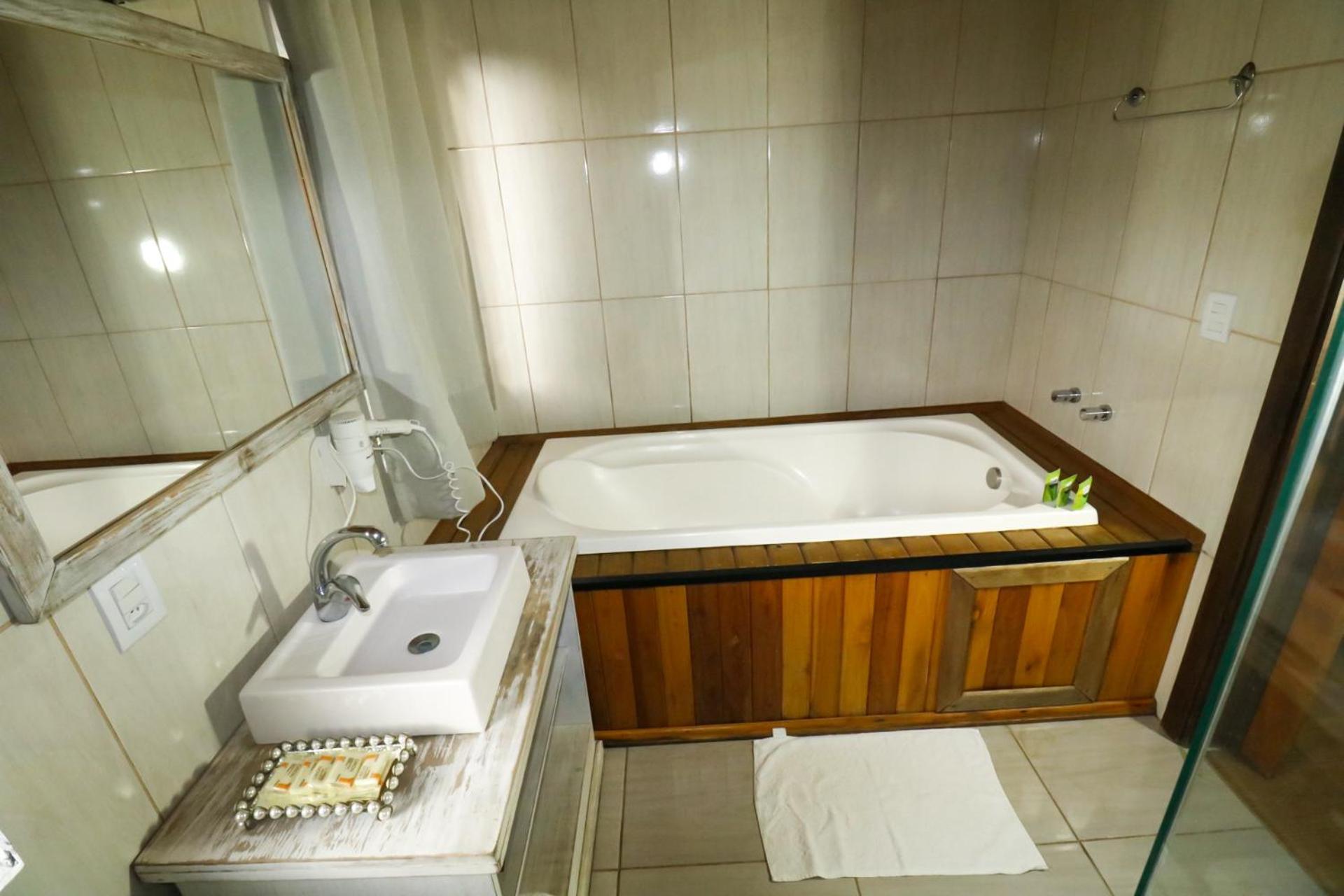 Triple Room Bath