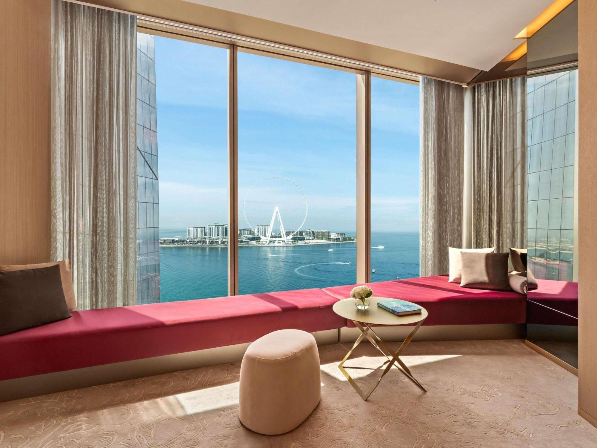 Panorama Room