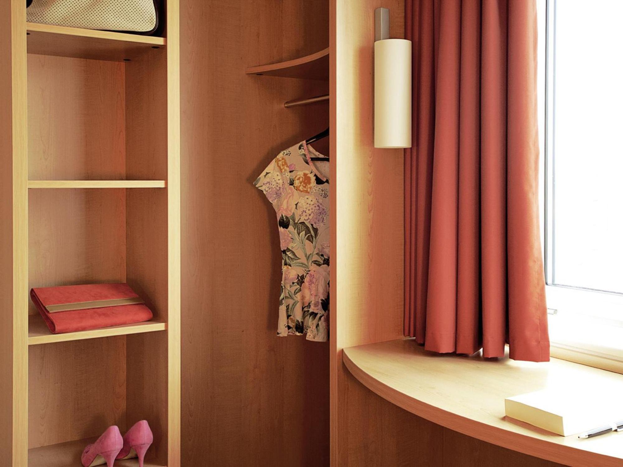 Quarto com 1 Cama de Casal e 1 Cama de Solteiro