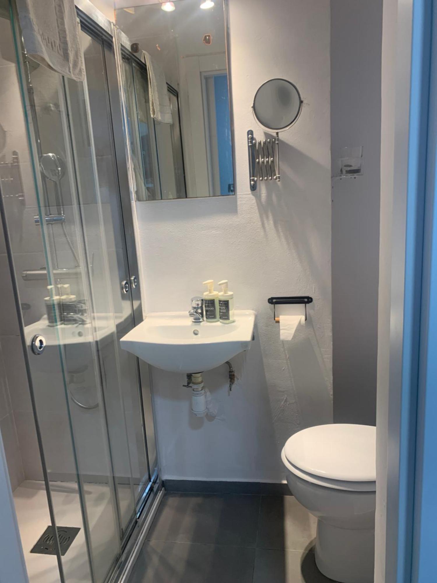 Single Inner Room