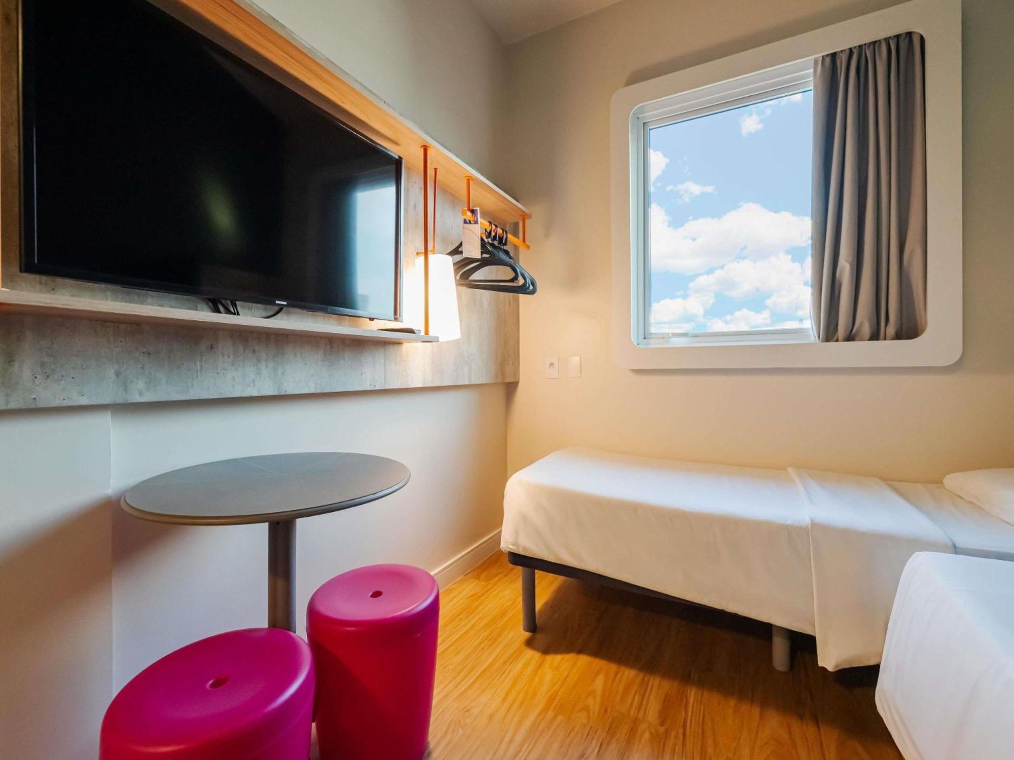 Apartment Twin Beds