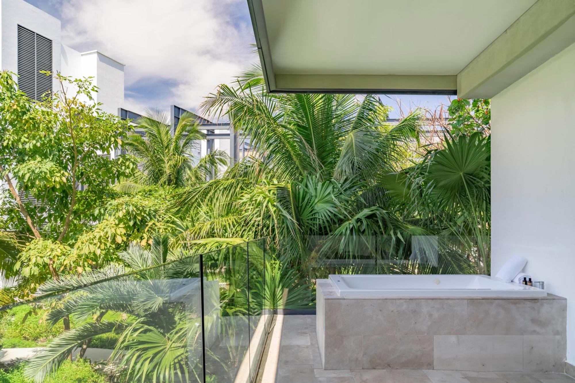 Junior Suite Partial Ocean View