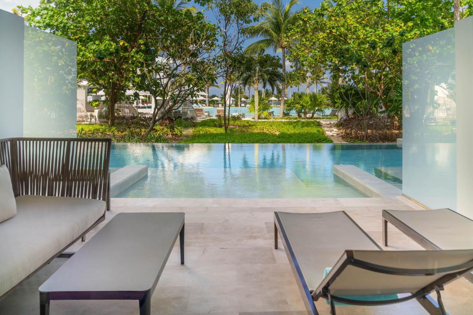 Junior Suite Swim Out Partial Ocean View