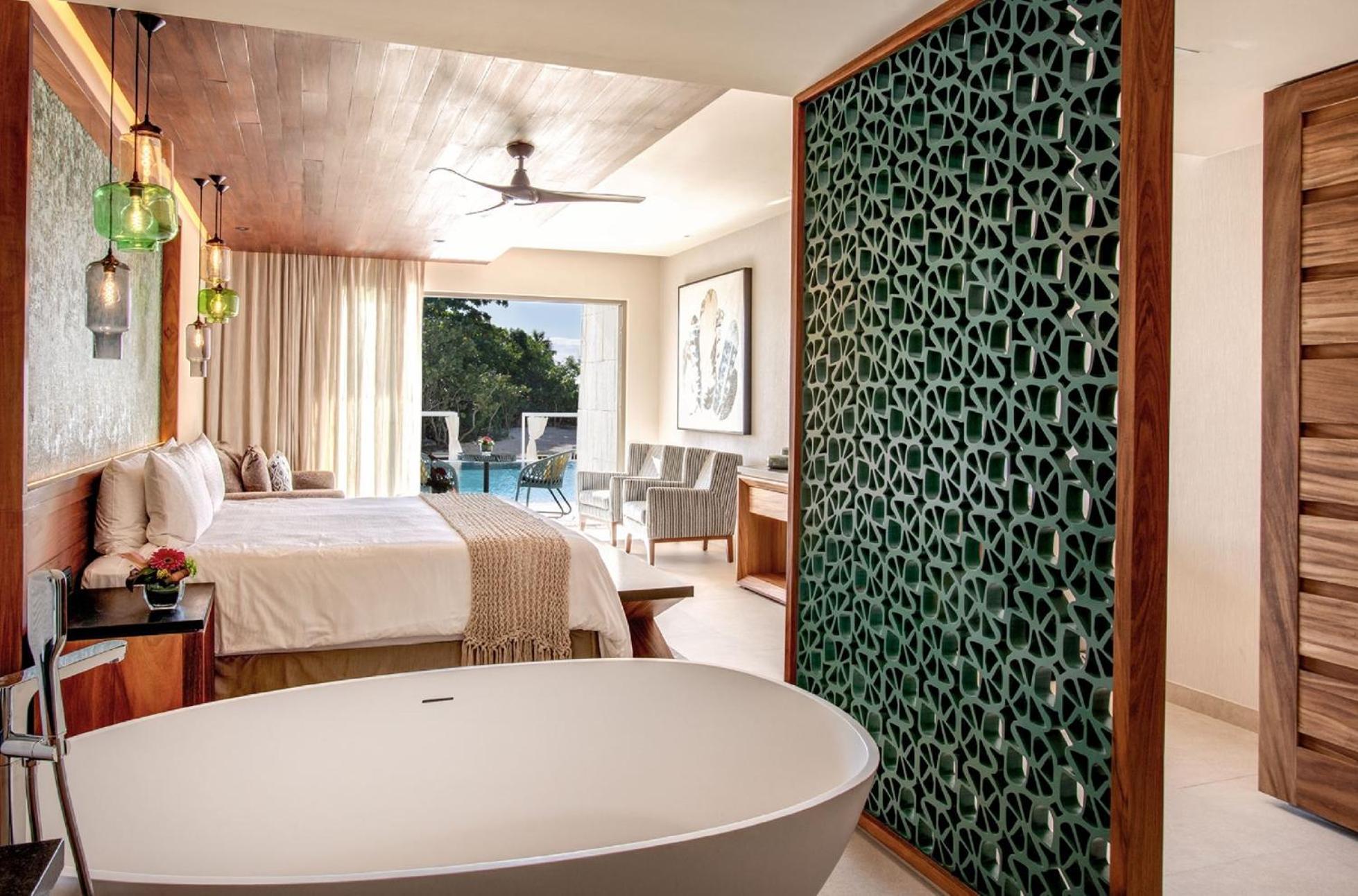 Swim out king suite bathtub