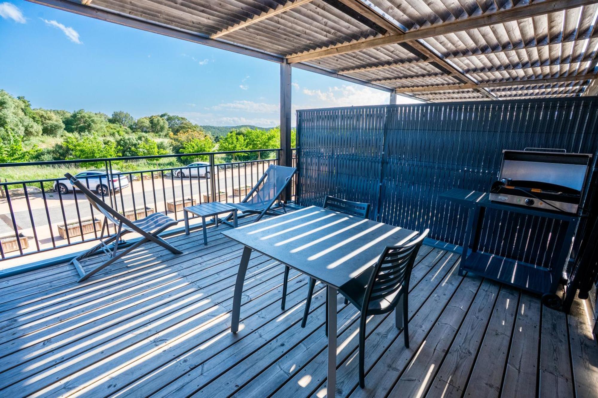 Studio Air Conditioning Large Terrace