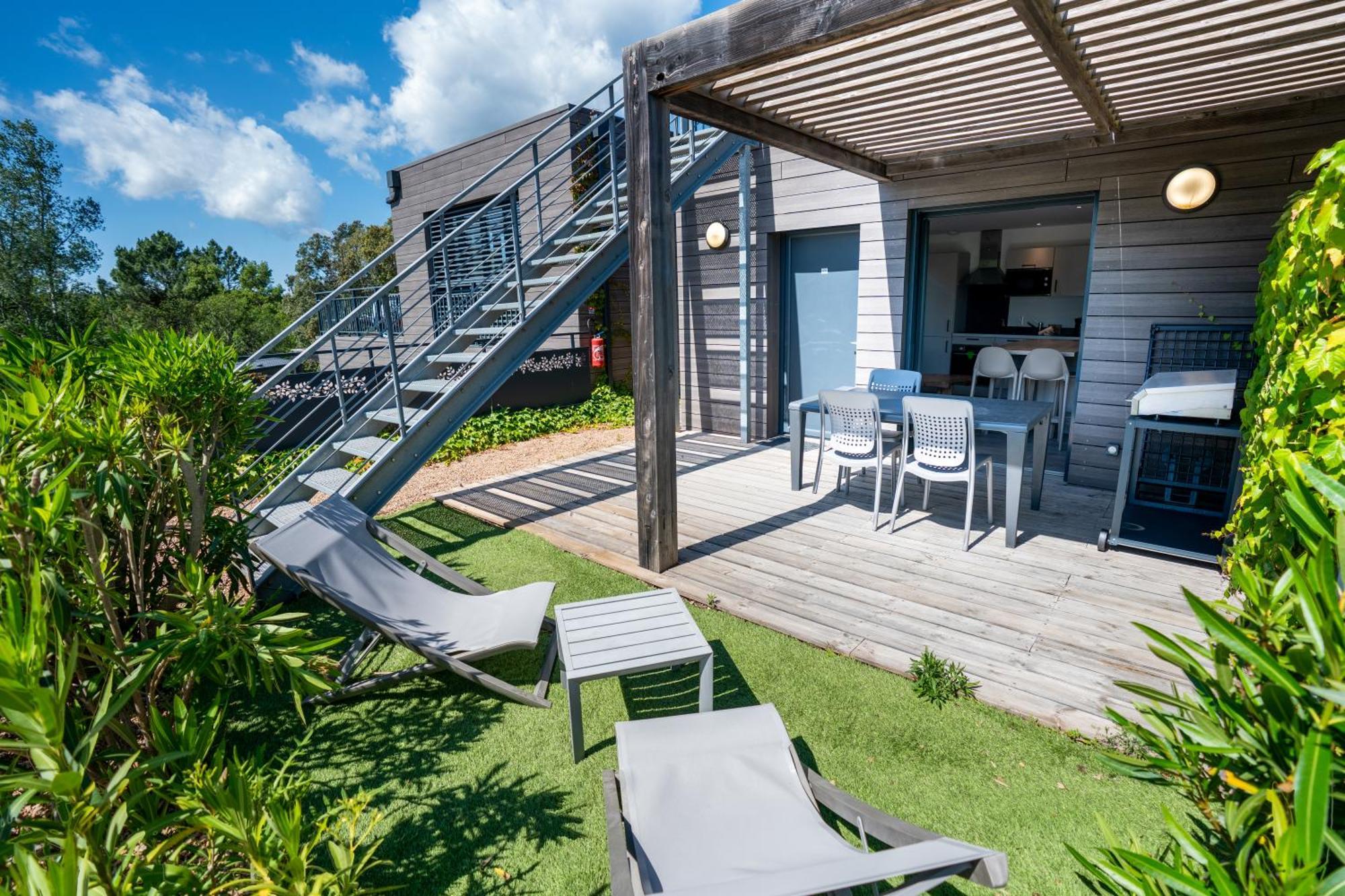 One-Bedroom Apartment Air Conditioning Terrace