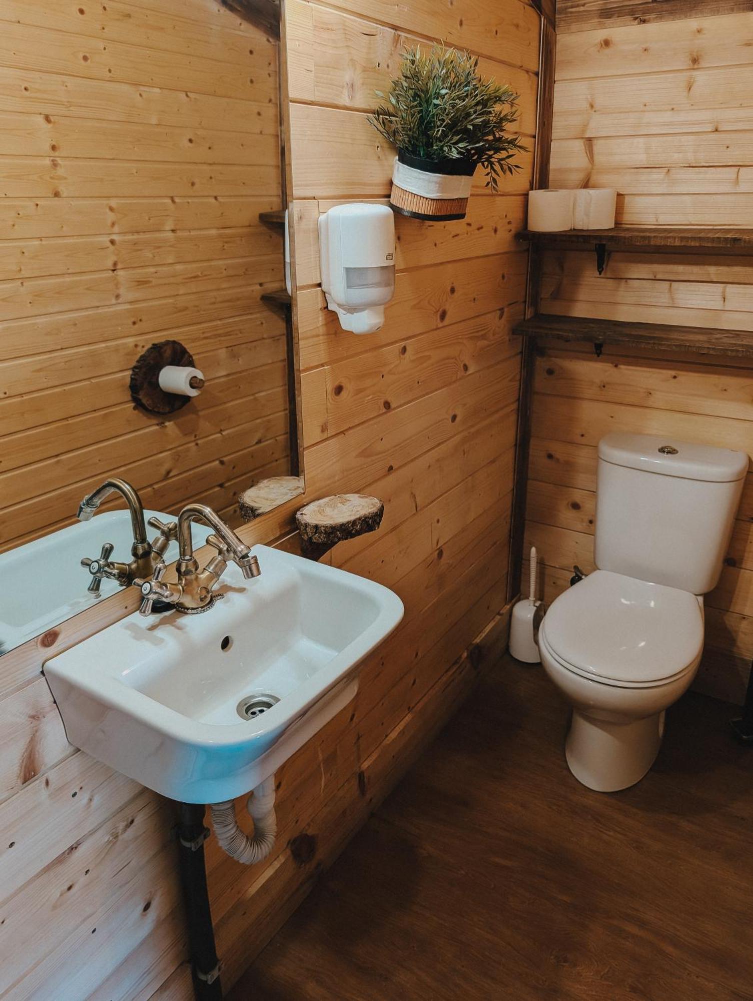 Bungalow Private Bathroom
