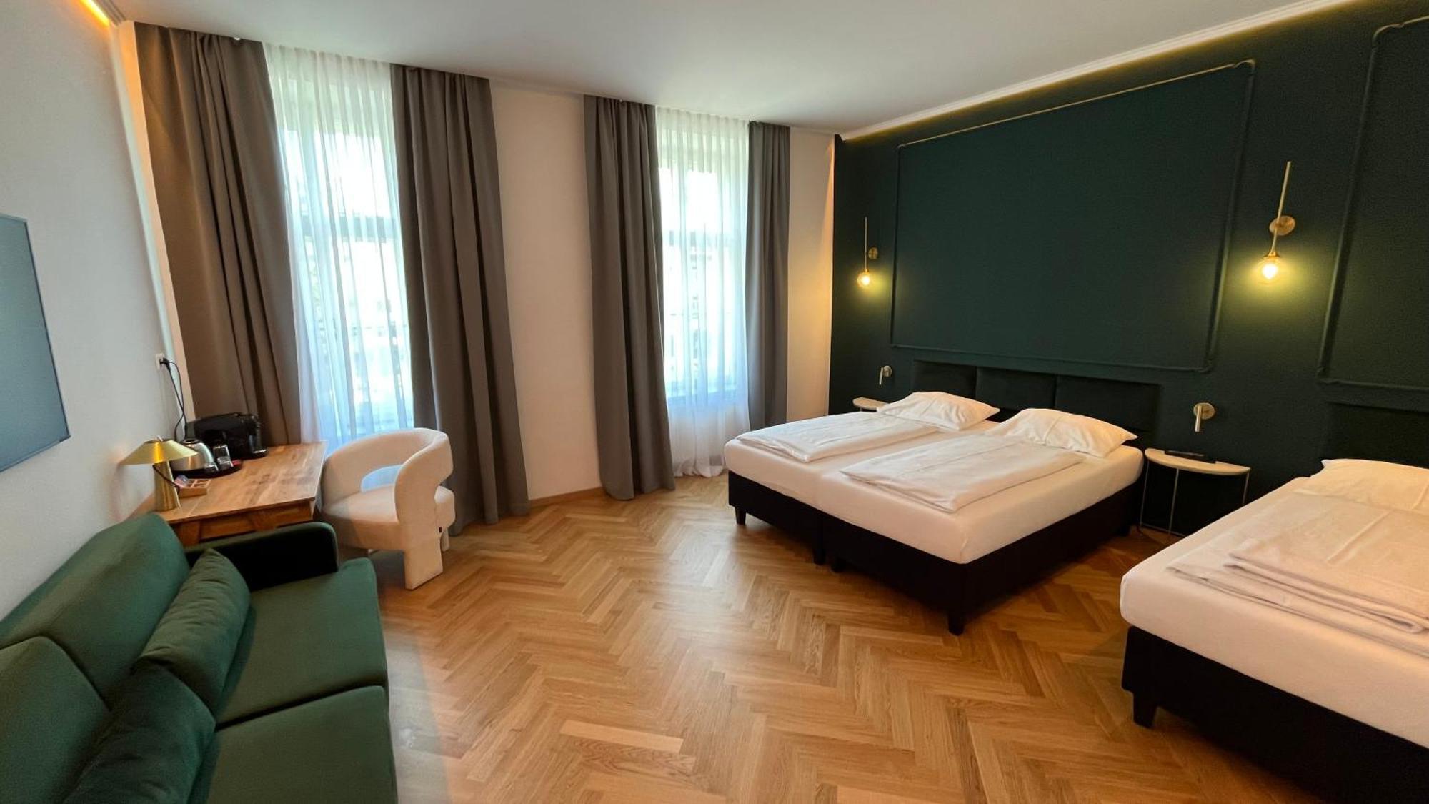 Triple Room